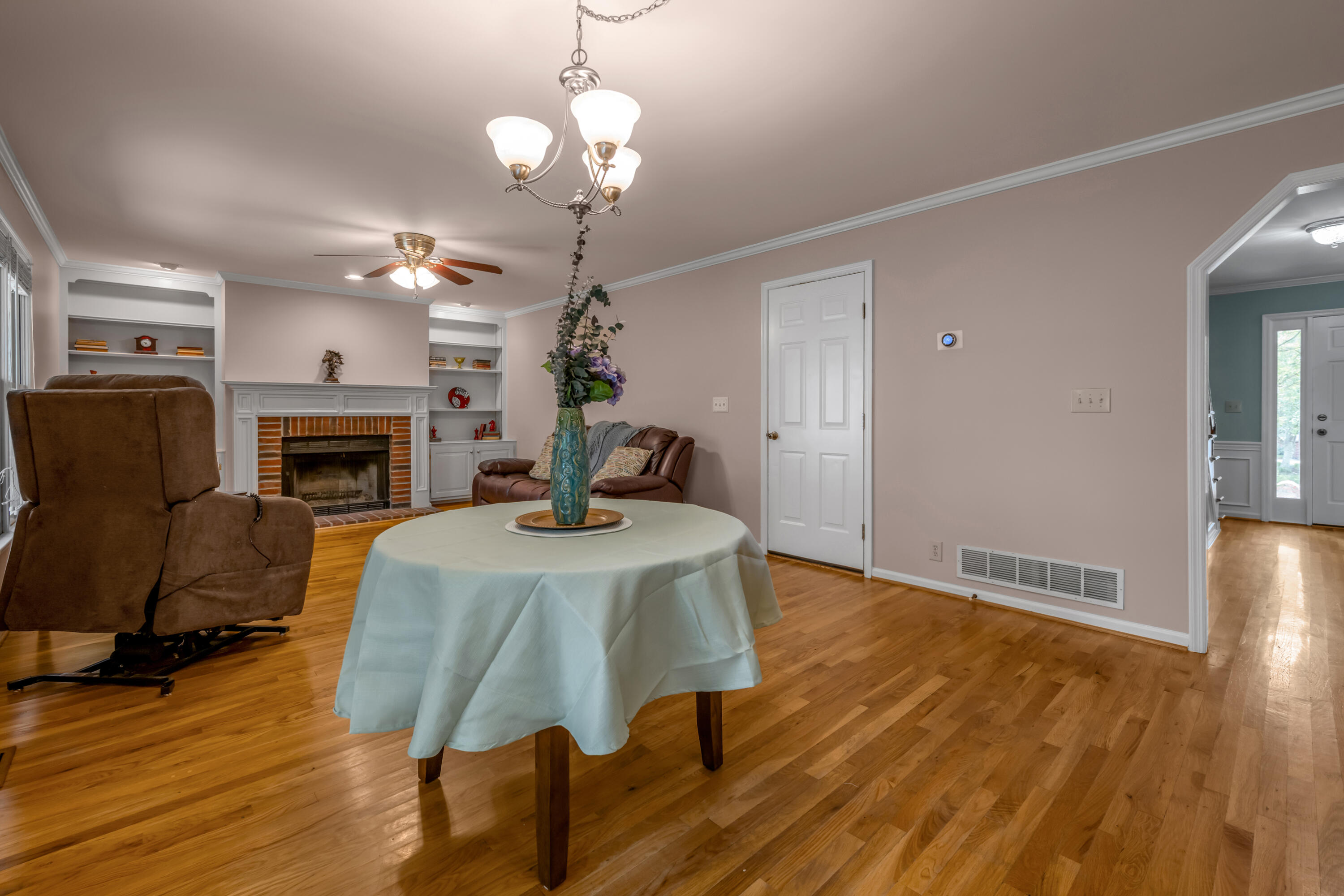 4560 Clubhouse Drive Property Photo 26