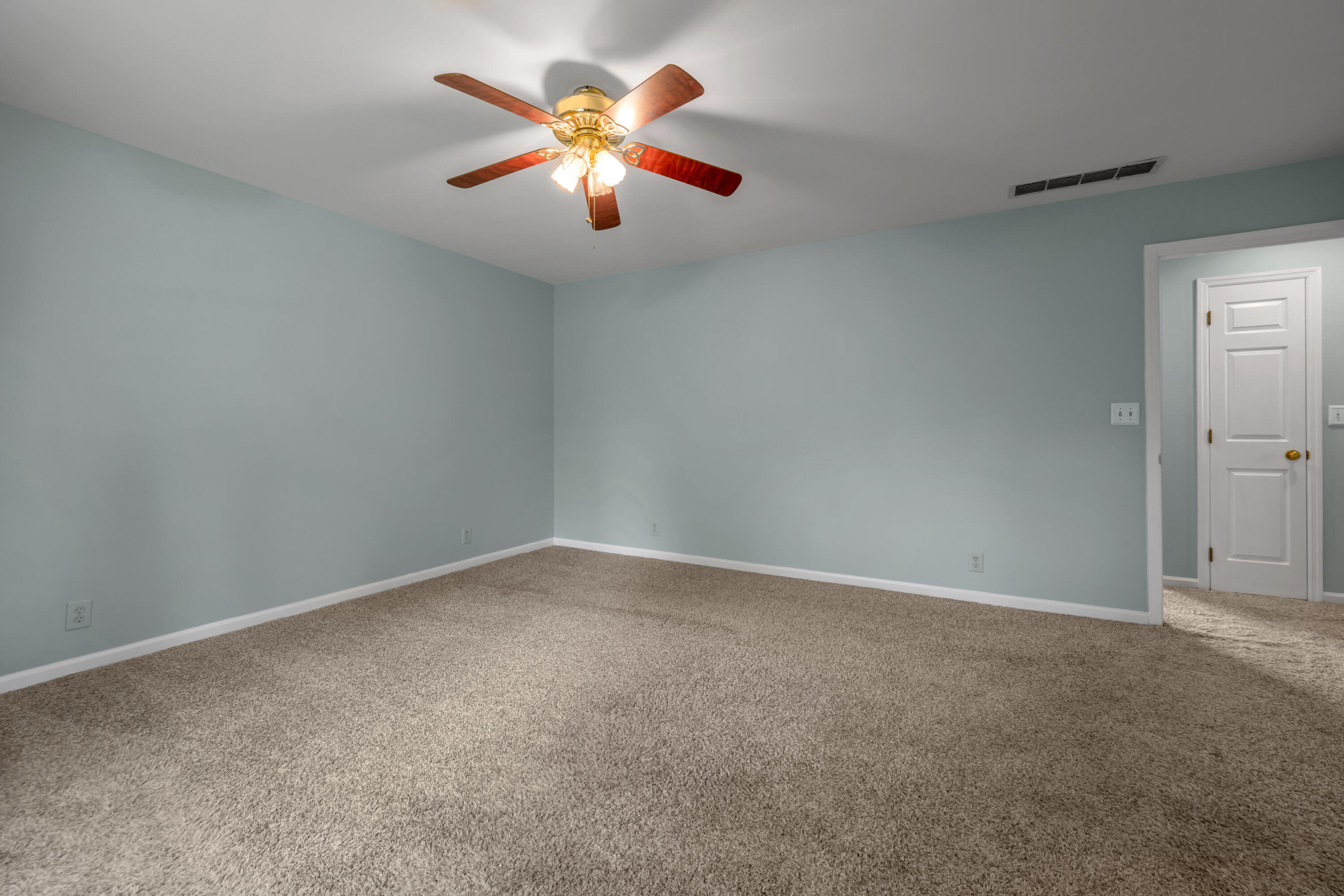 4560 Clubhouse Drive Property Photo 45