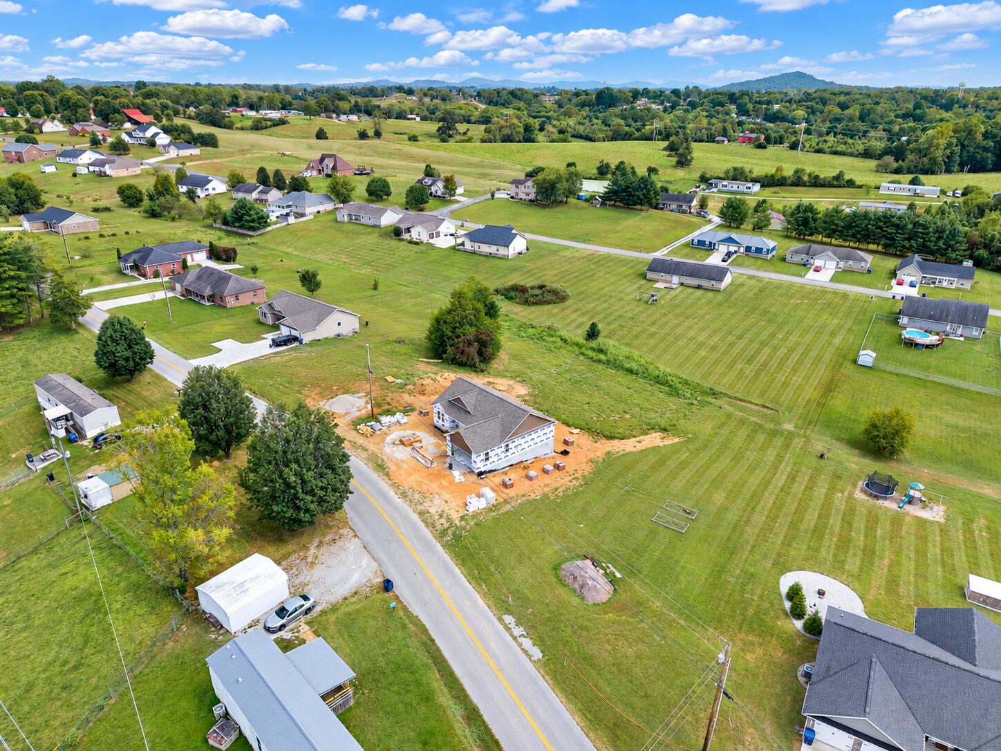 373 Kentucky 1676 Property Photo 4