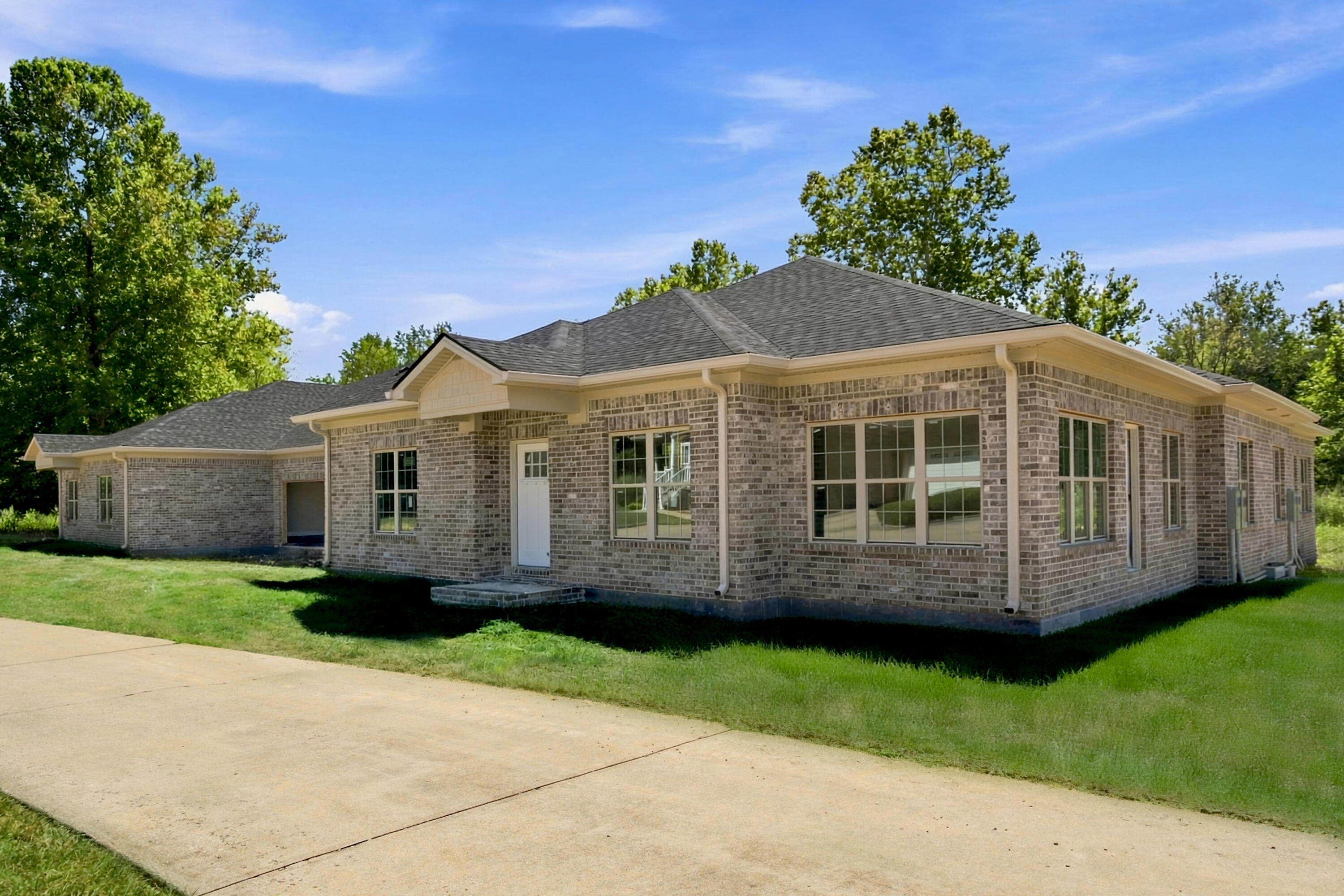 109 Arbor Court Property Photo 2