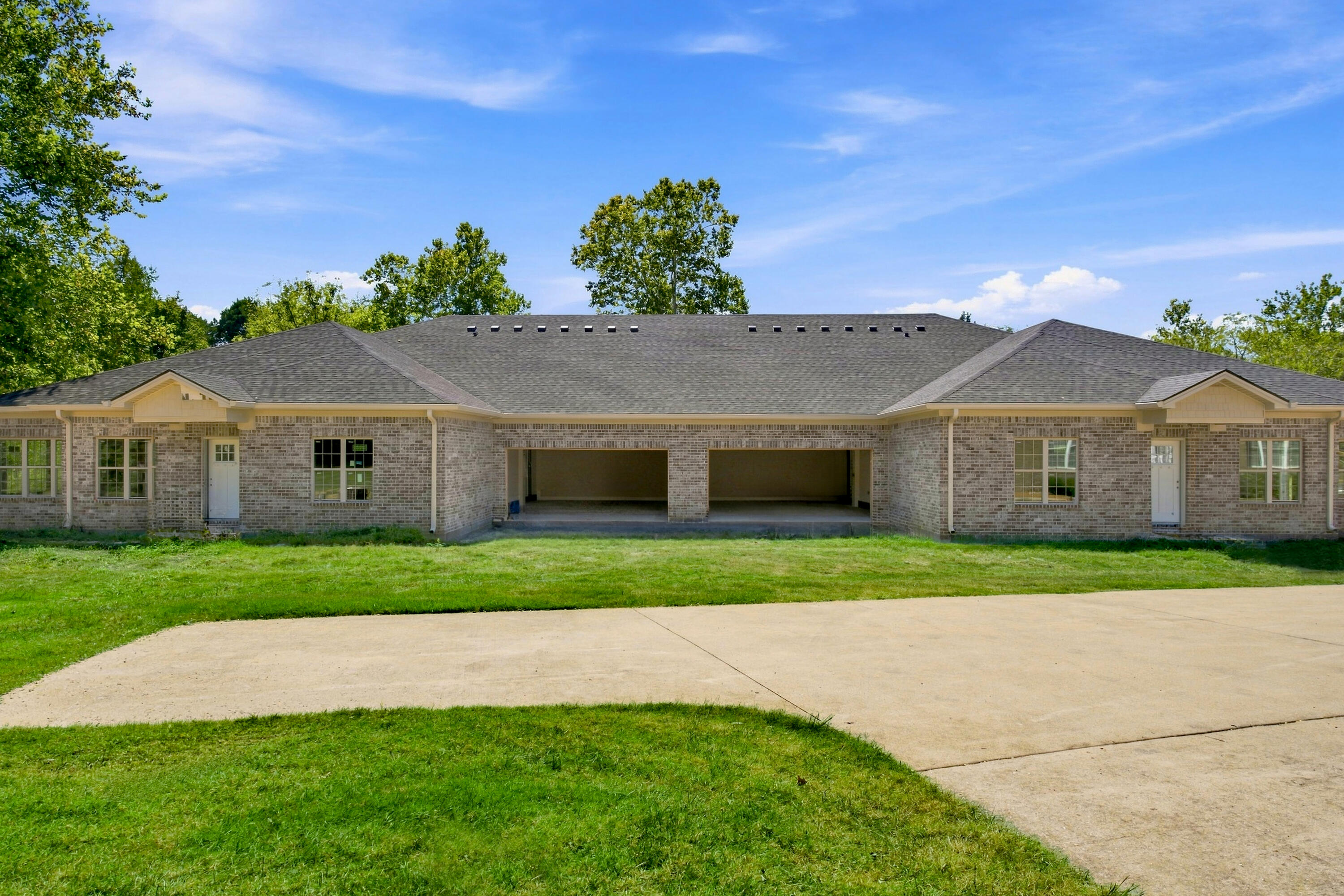 109 Arbor Court Property Photo 3
