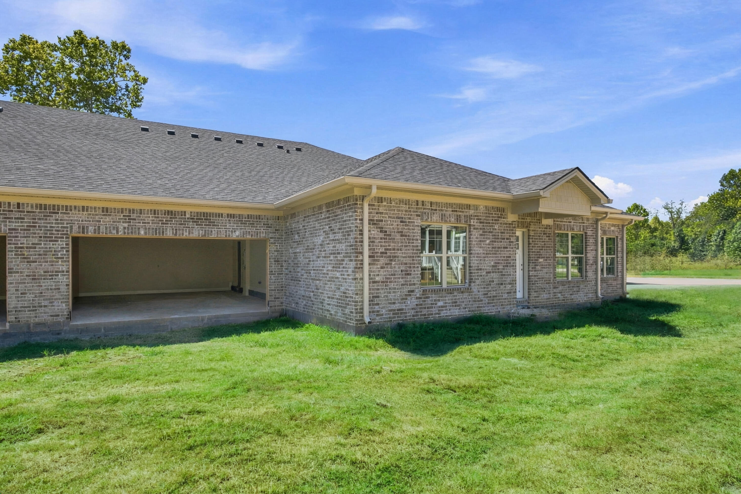 109 Arbor Court Property Photo 4