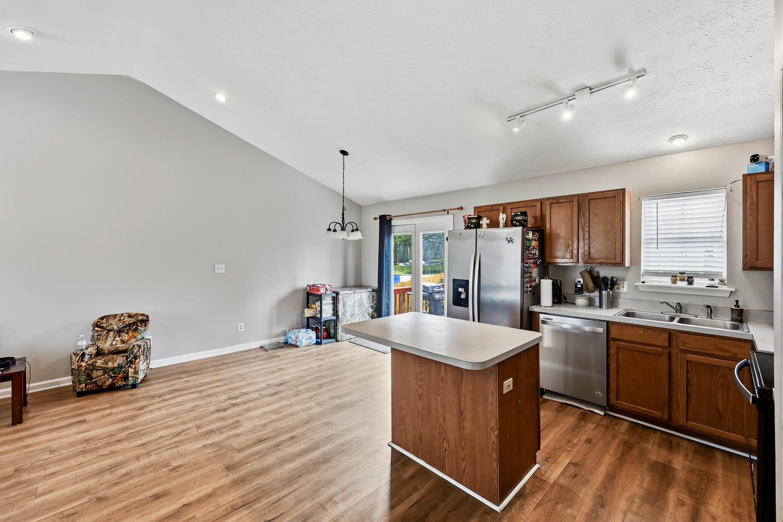 118 S Bold Forbes Boulevard Property Photo 4