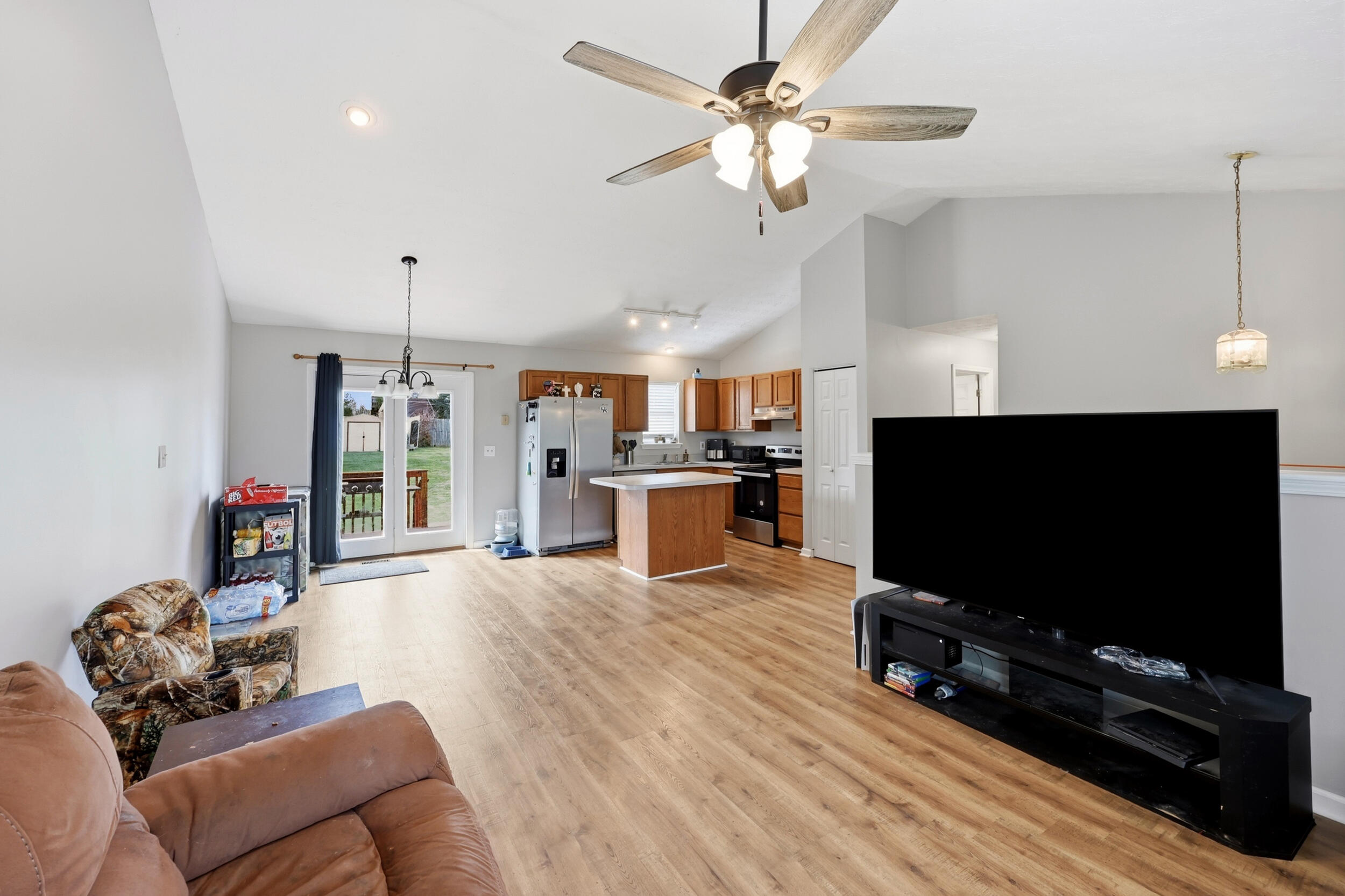 118 S Bold Forbes Boulevard Property Photo 6