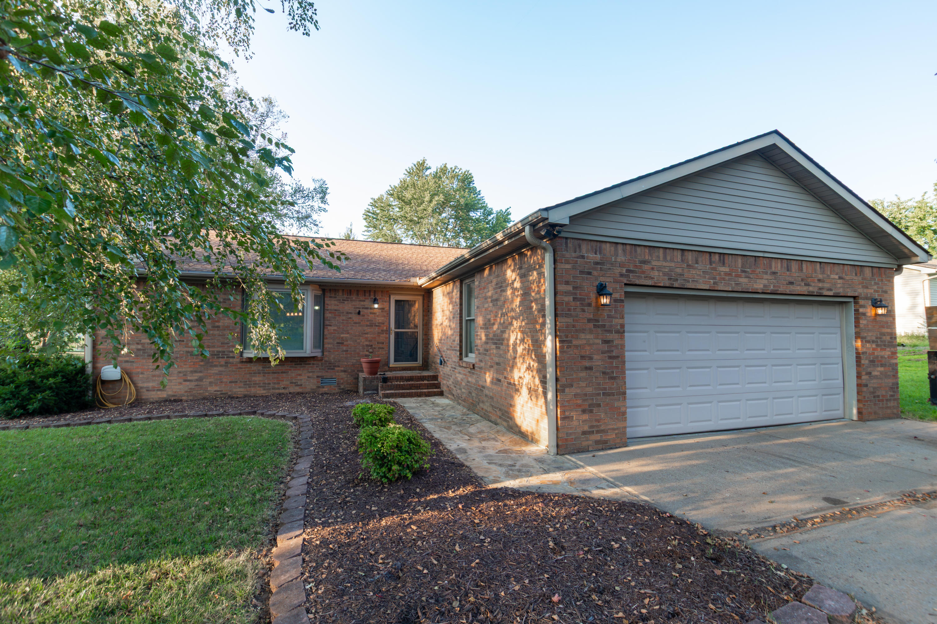 160 Wilton Circle Property Photo 1