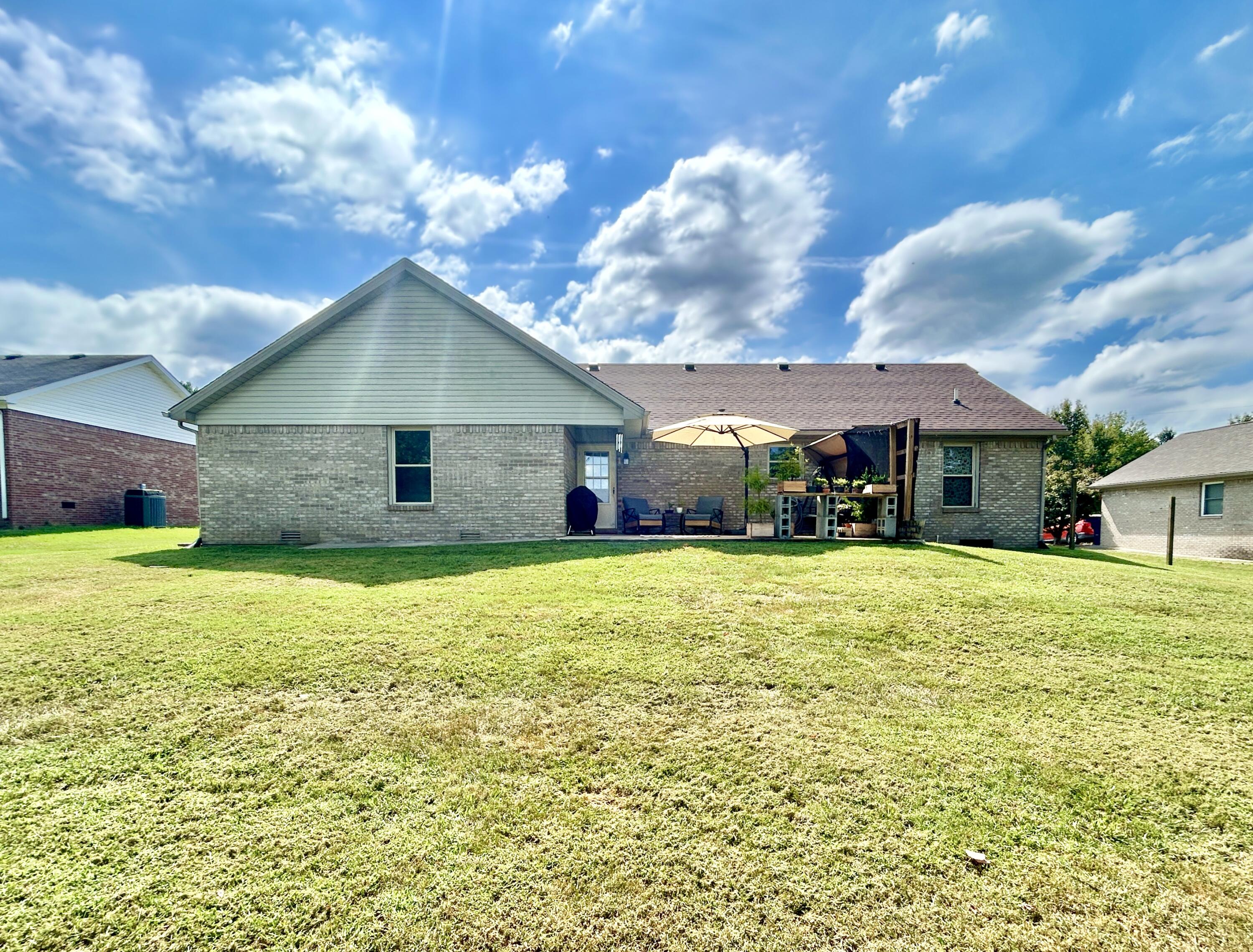 32 Lynns Way Property Photo 6