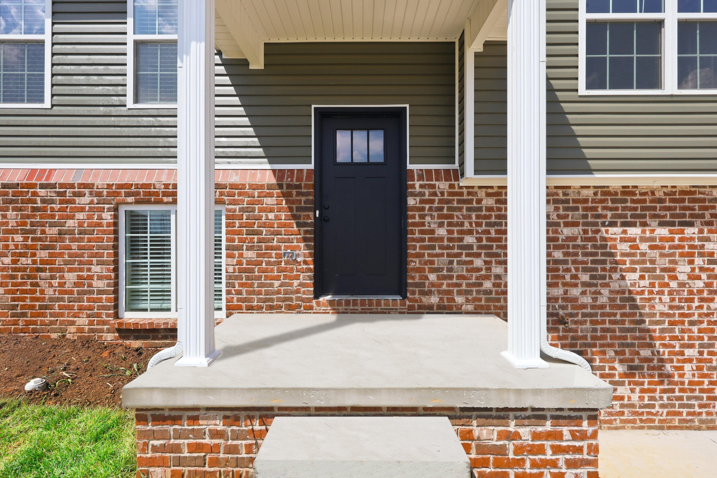 945 Olympic Court Property Photo 3