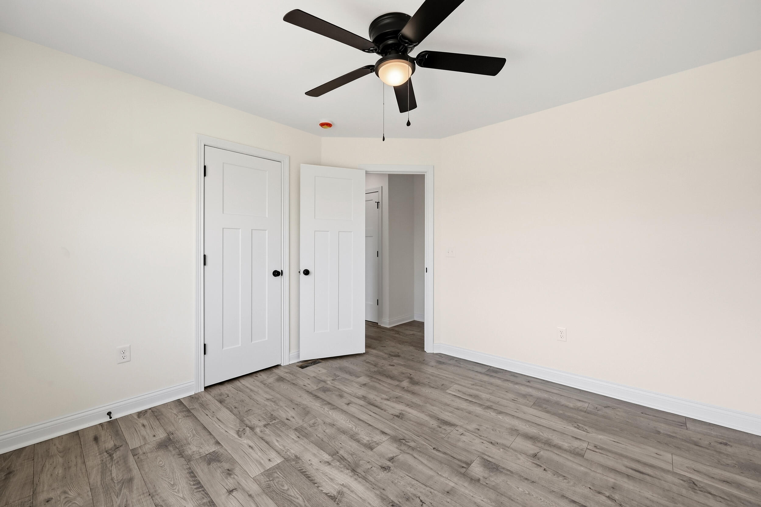 945 Olympic Court Property Photo 16