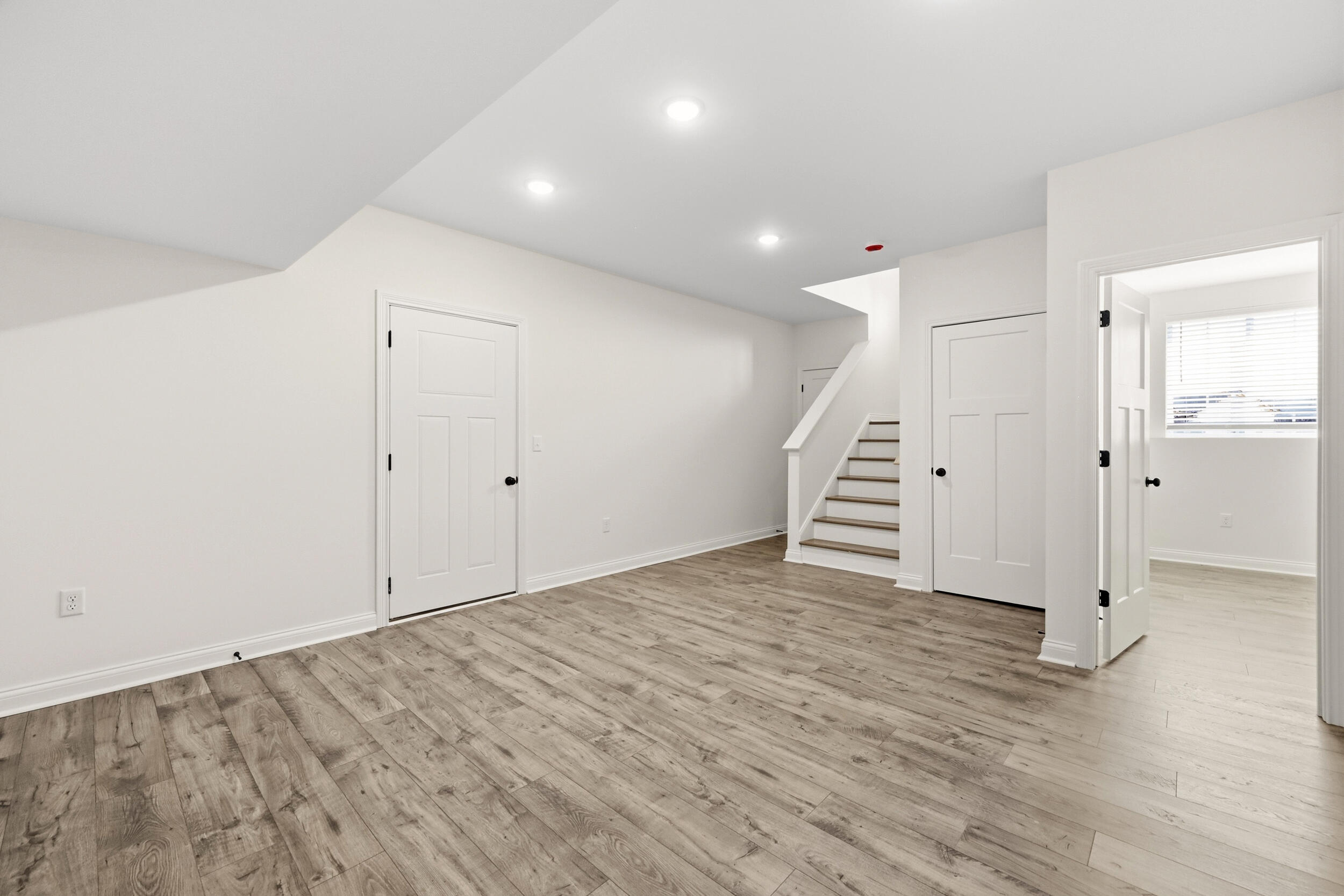 945 Olympic Court Property Photo 25