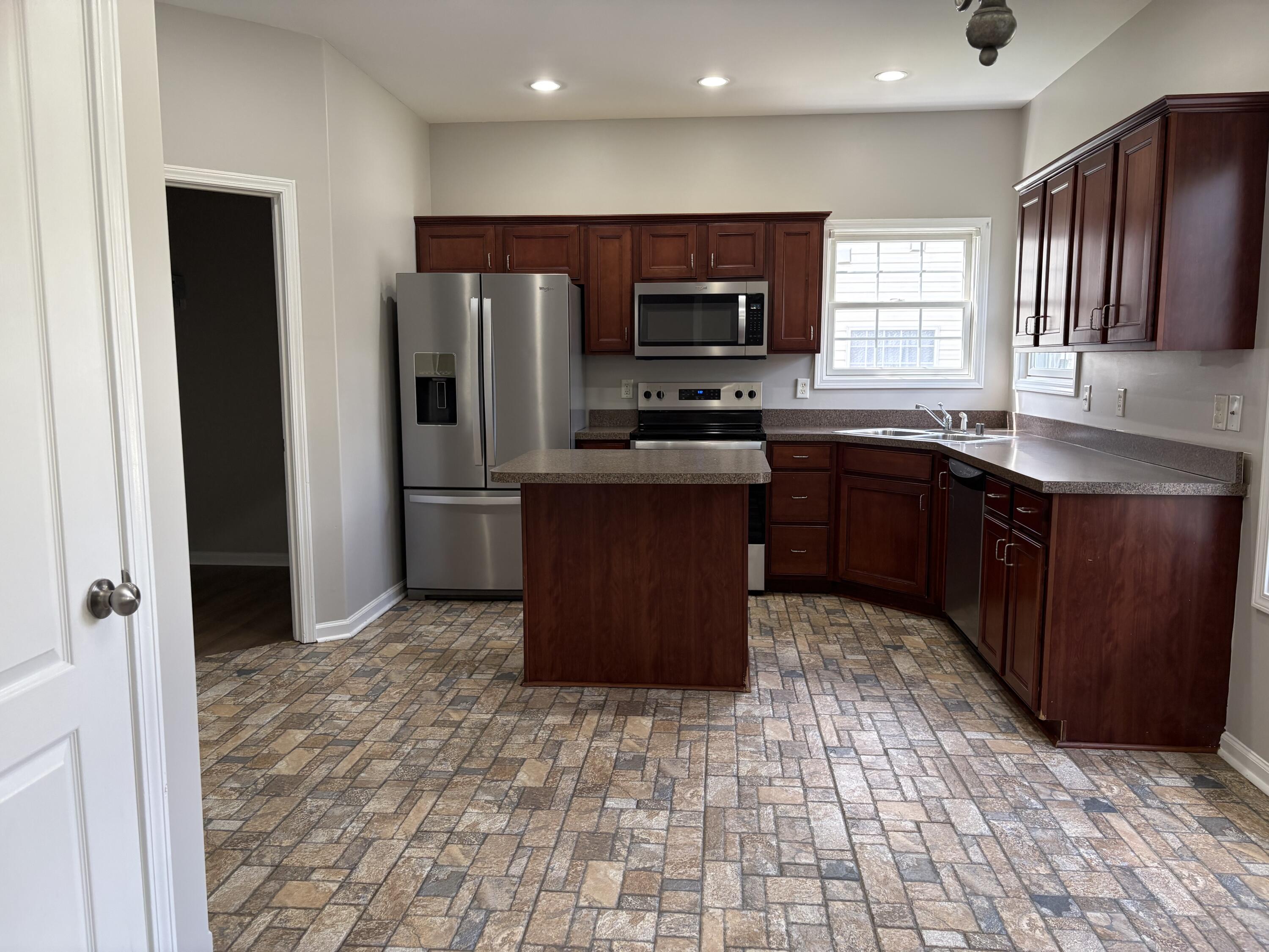 213 Skyline Drive Property Photo 7
