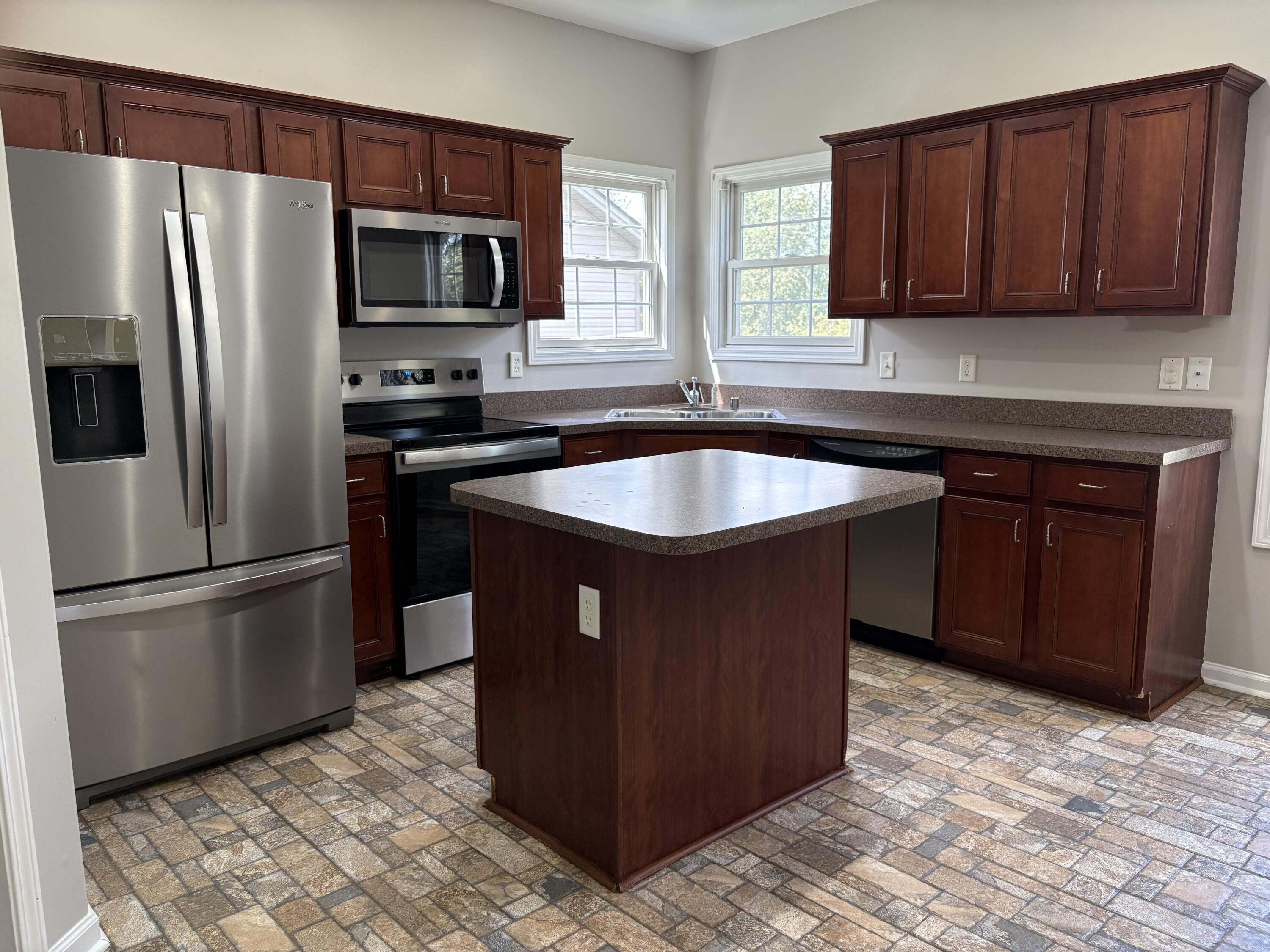 213 Skyline Drive Property Photo 8