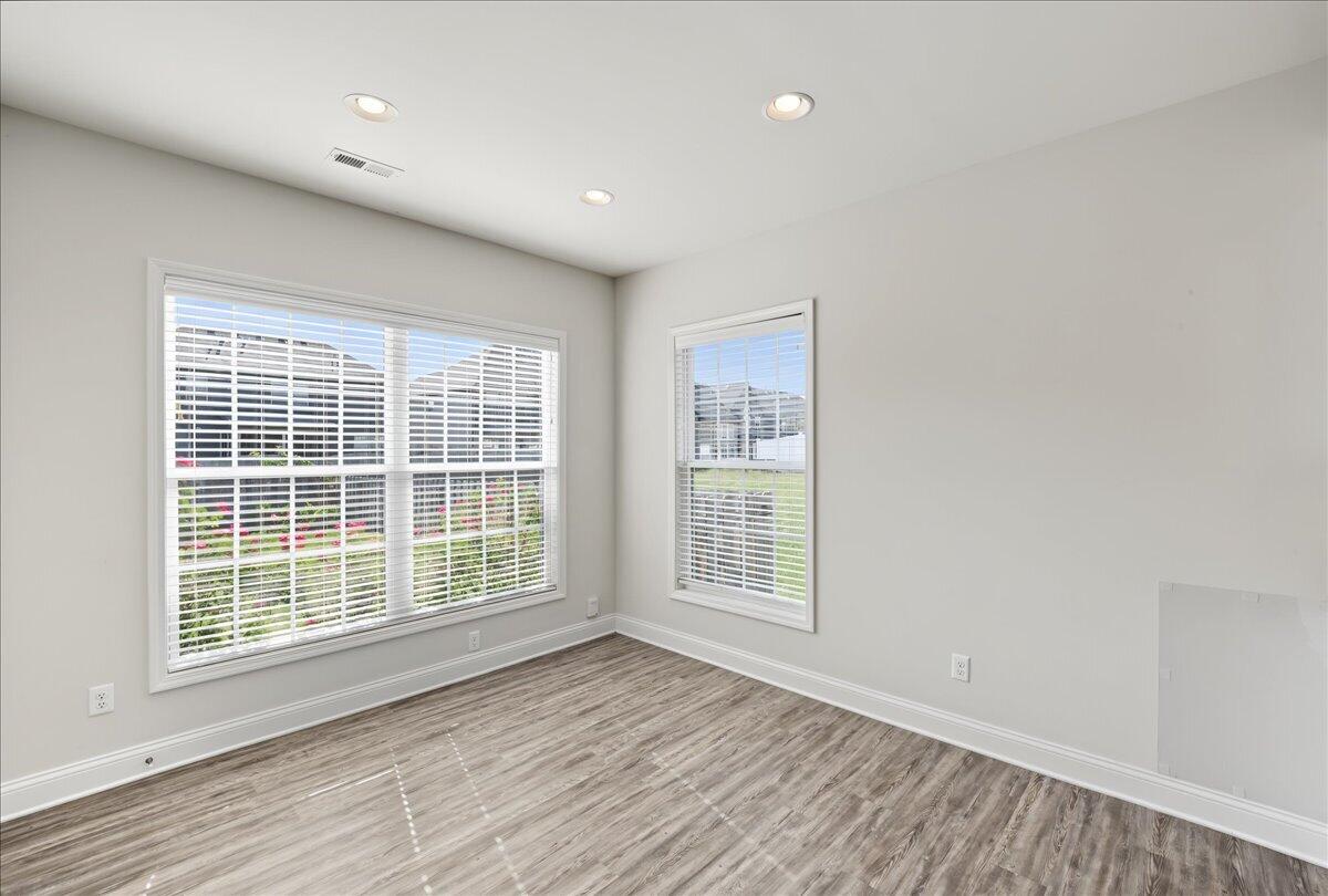 553 Windflower Way Property Photo 15