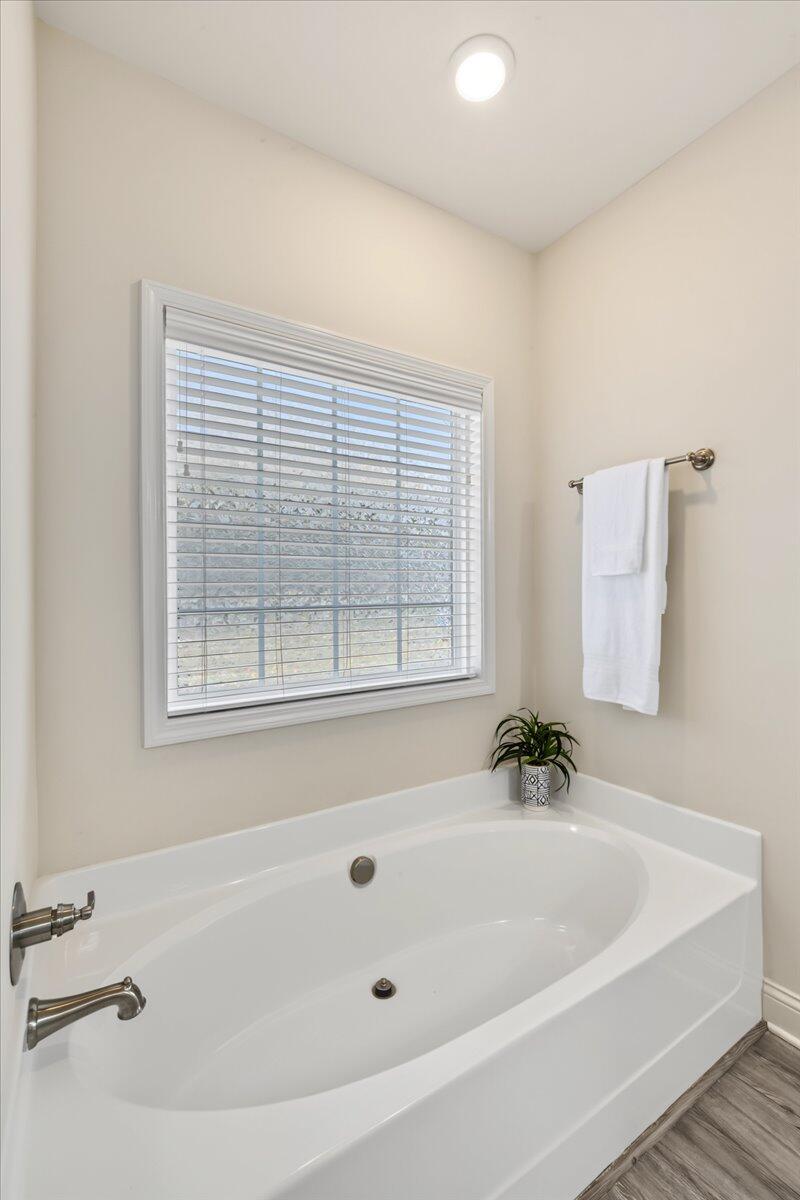 553 Windflower Way Property Photo 28
