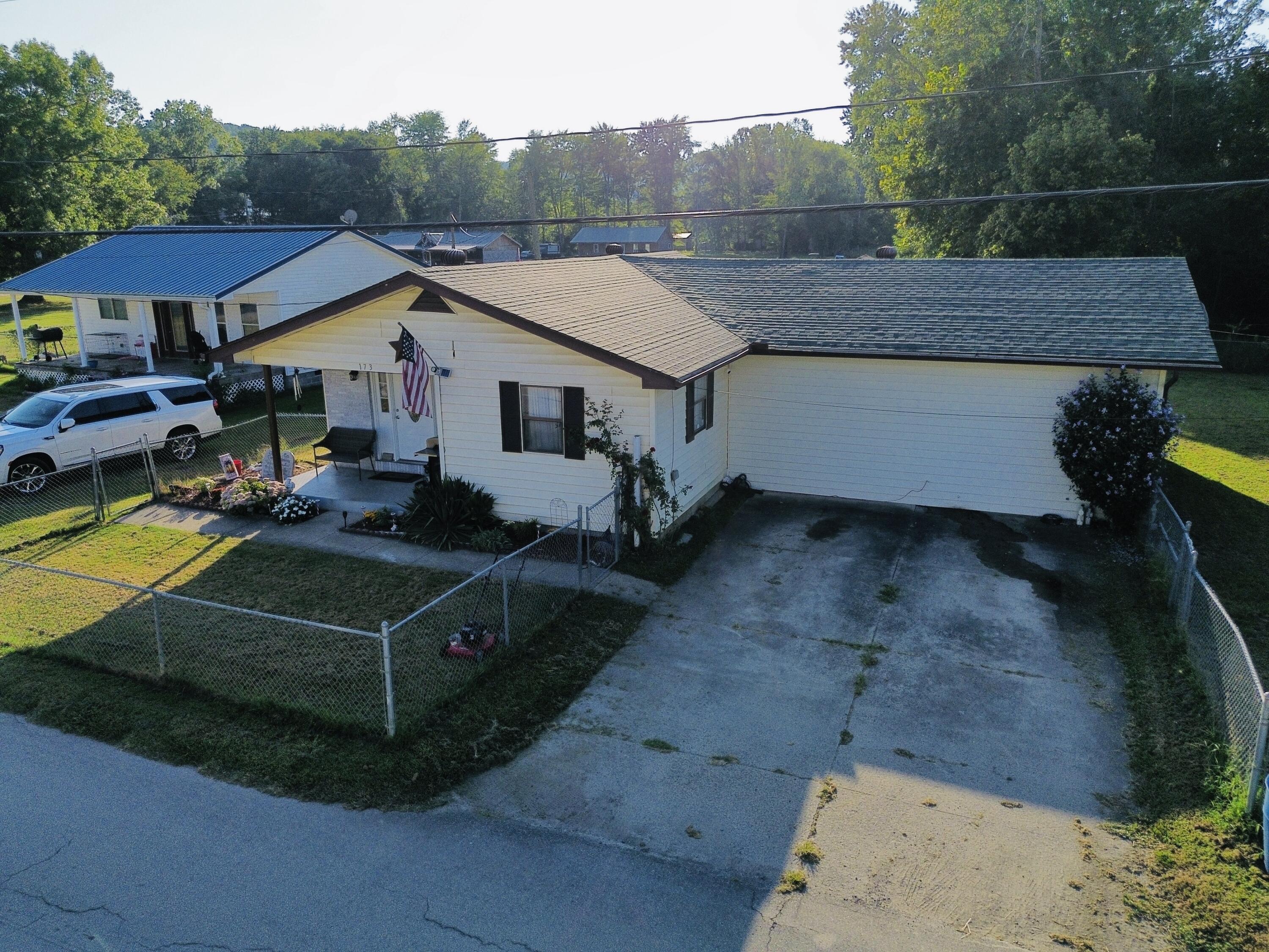 173 Garrison Lane Property Photo 3