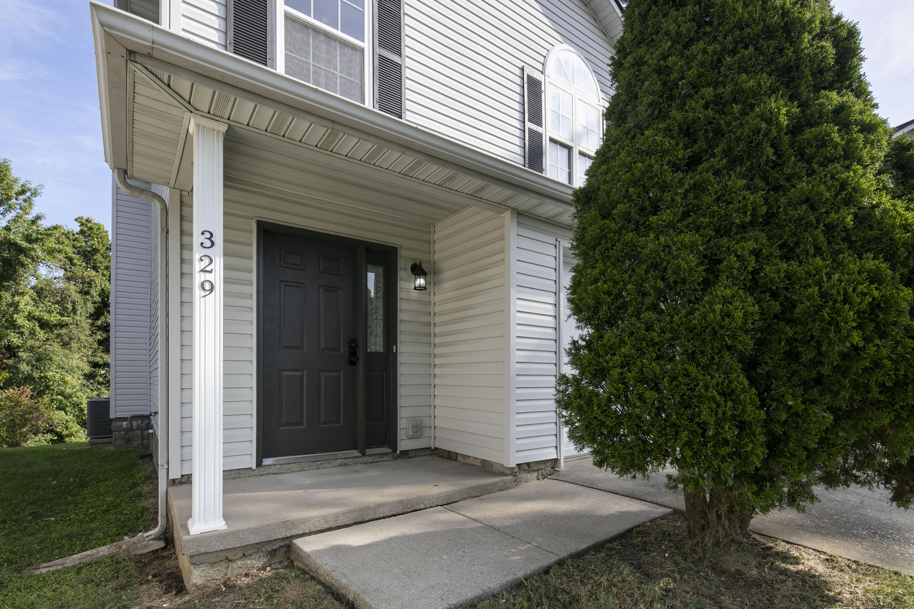 329 Shadow Glen Court Property Photo 2