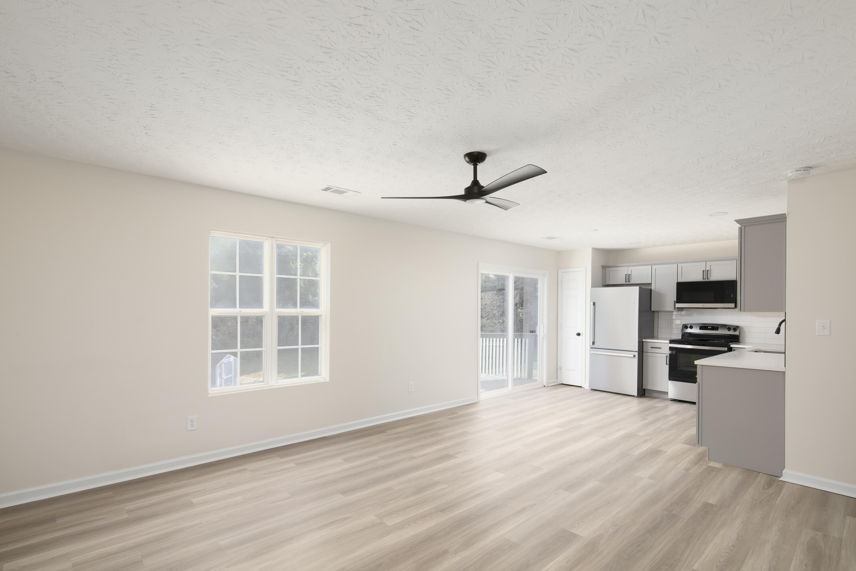 329 Shadow Glen Court Property Photo 4