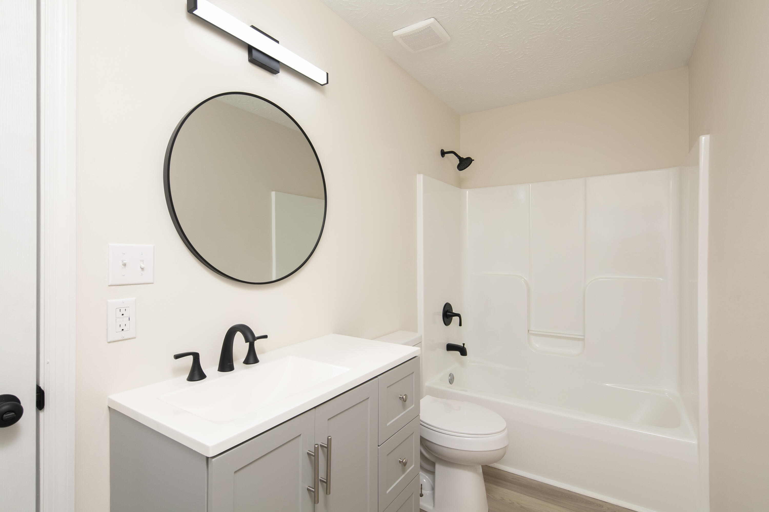 329 Shadow Glen Court Property Photo 16