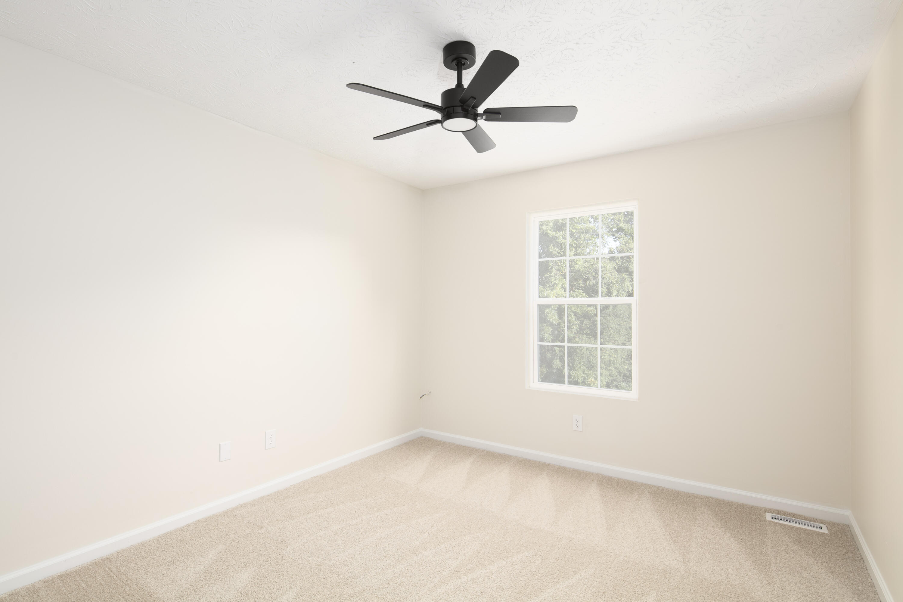 329 Shadow Glen Court Property Photo 21