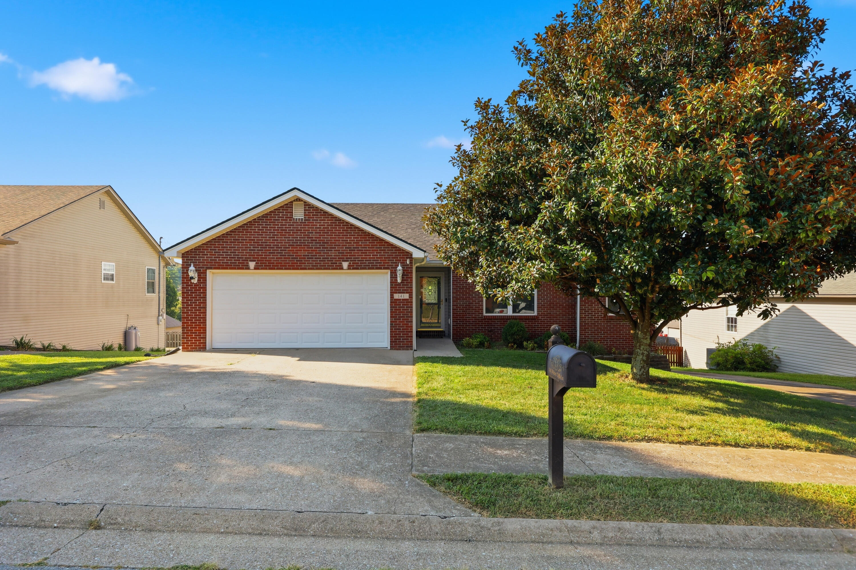 141 White Cliffs Lane Property Photo 4