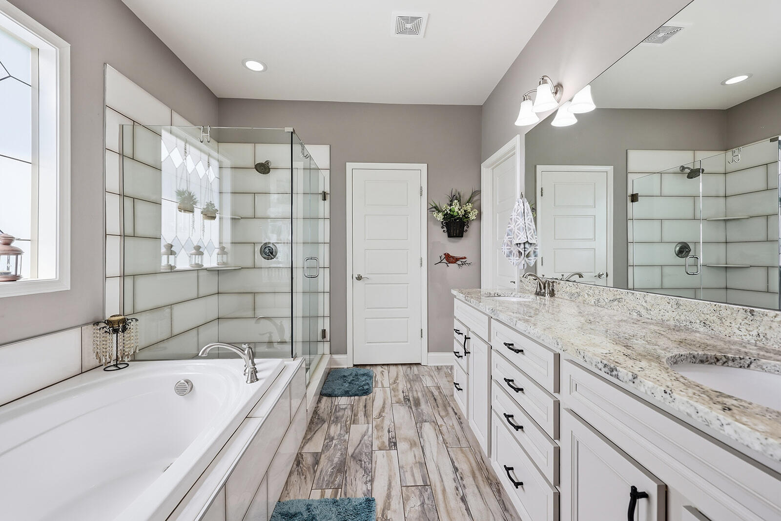 3676 Bay Springs Park Property Photo 4
