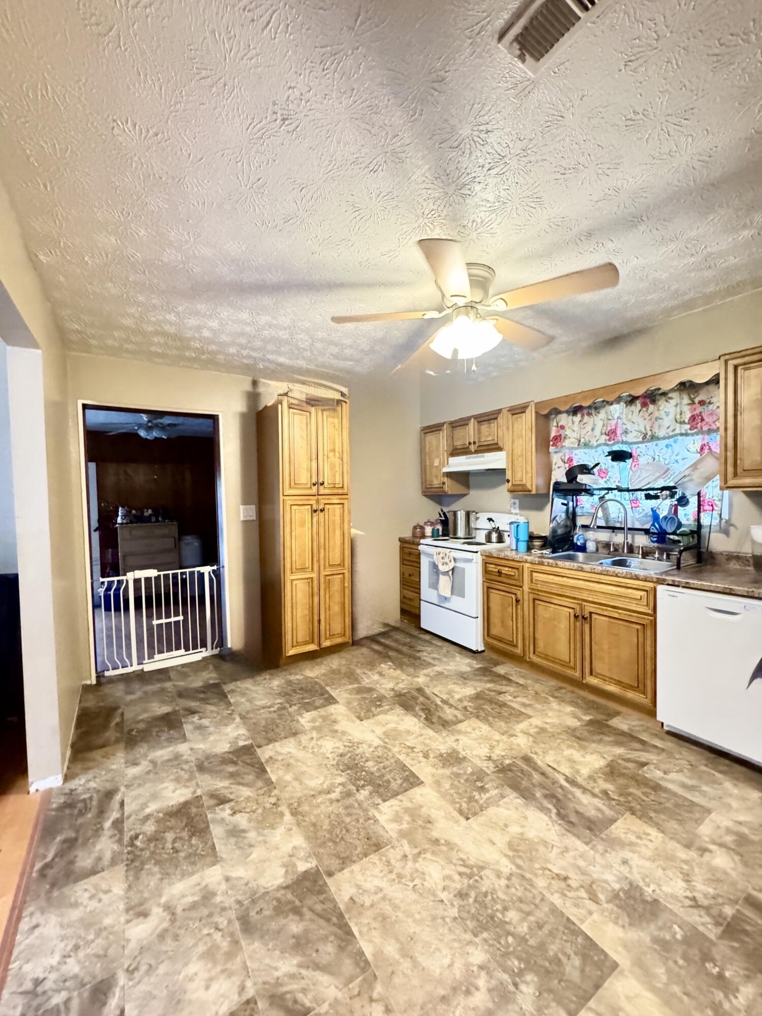 4091 Bee Creek Road Property Photo 9