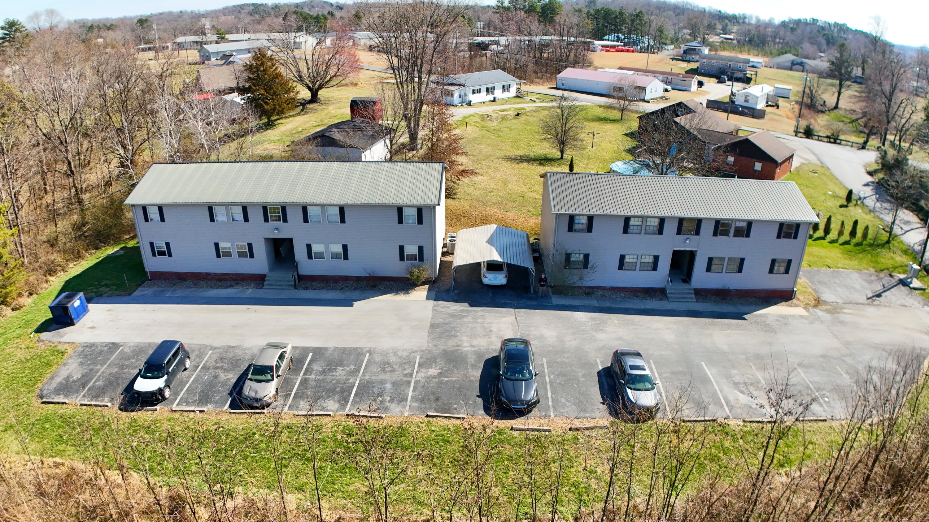 448 N Hills Road Property Photo 2