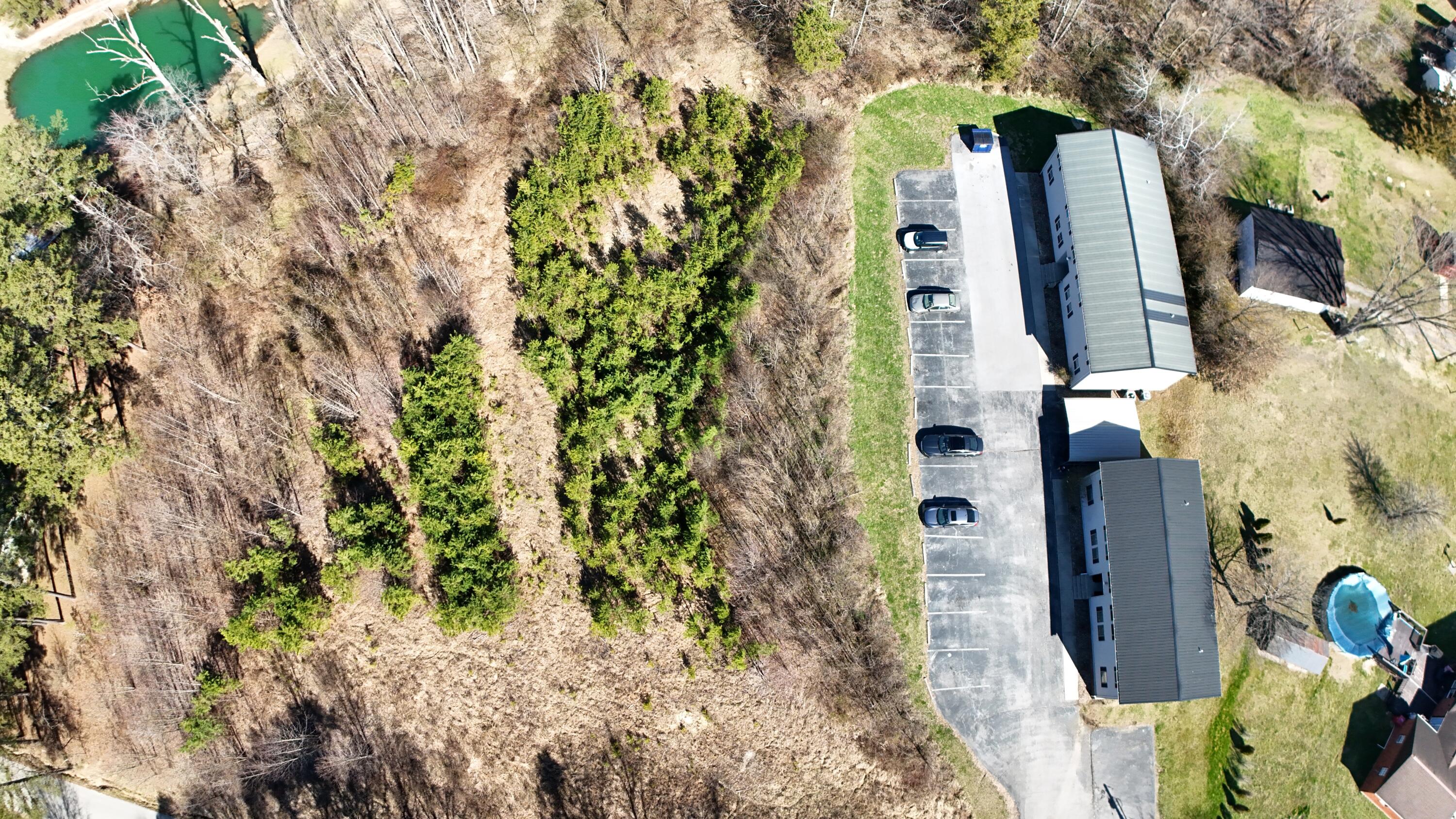 448 N Hills Road Property Photo 4