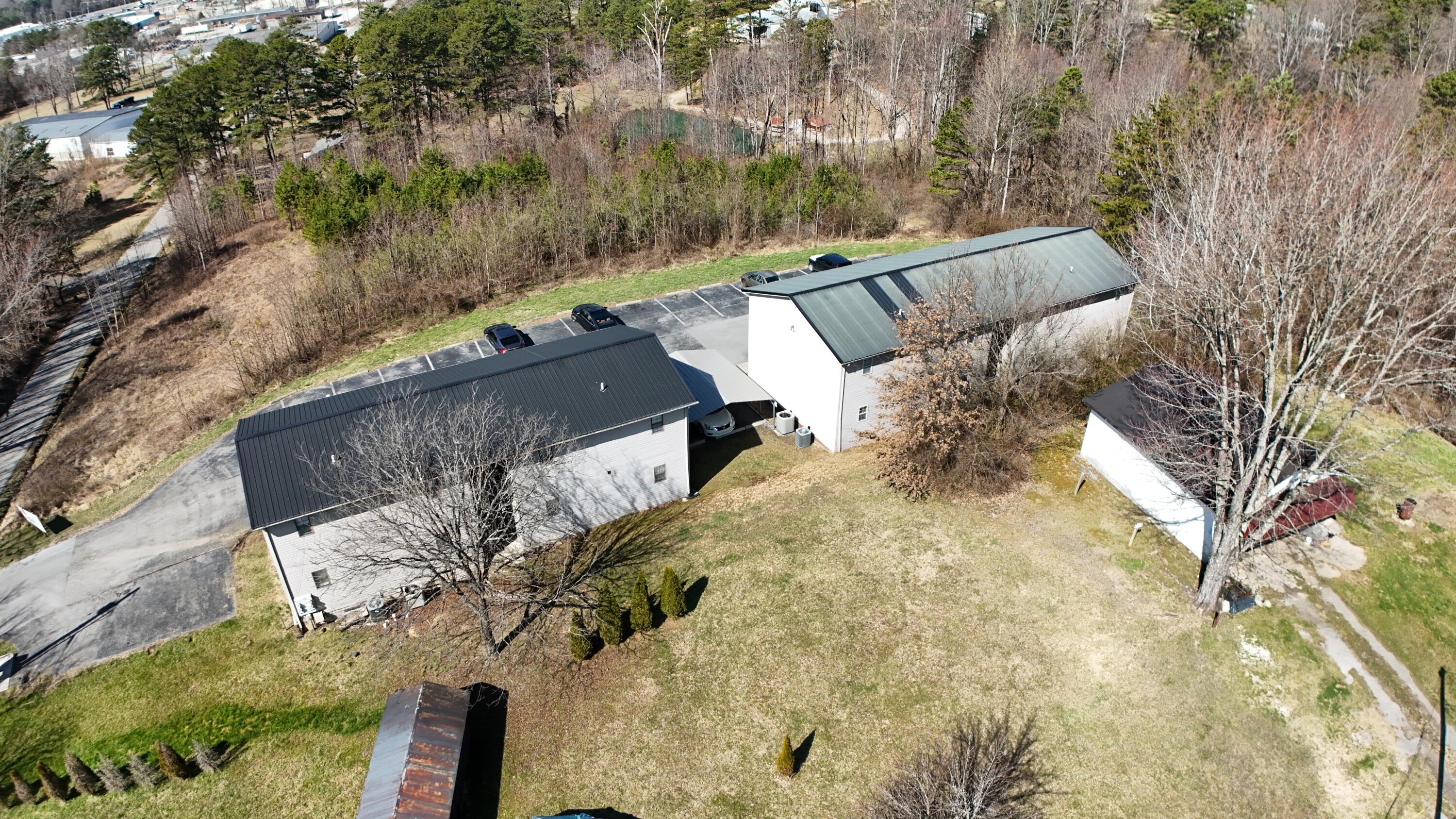 448 N Hills Road Property Photo 10