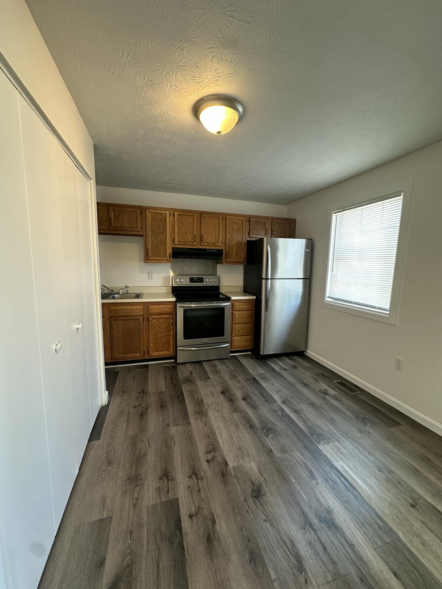 448 N Hills Road Property Photo 18
