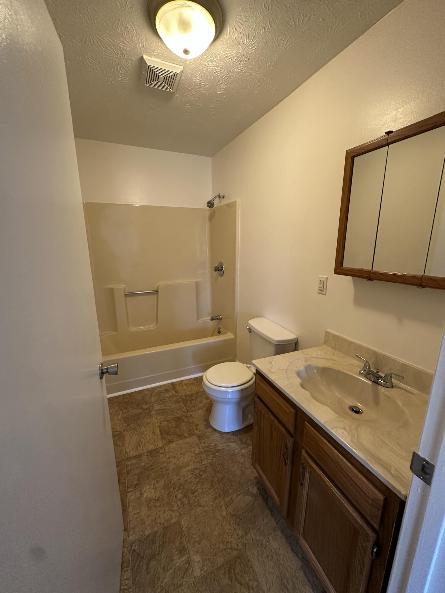448 N Hills Road Property Photo 20