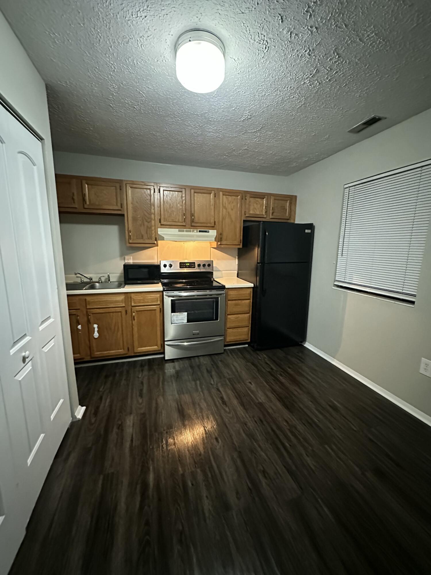 448 N Hills Road Property Photo 24