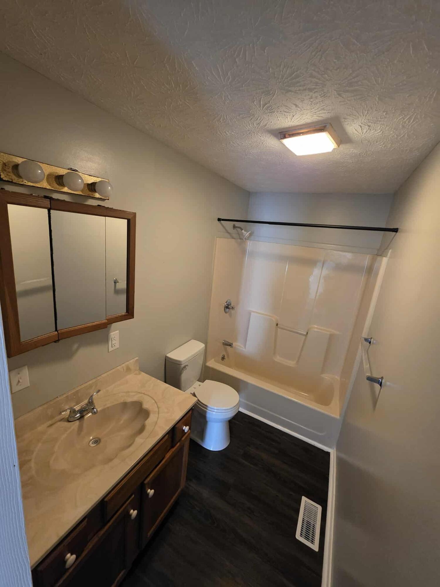 448 N Hills Road Property Photo 25