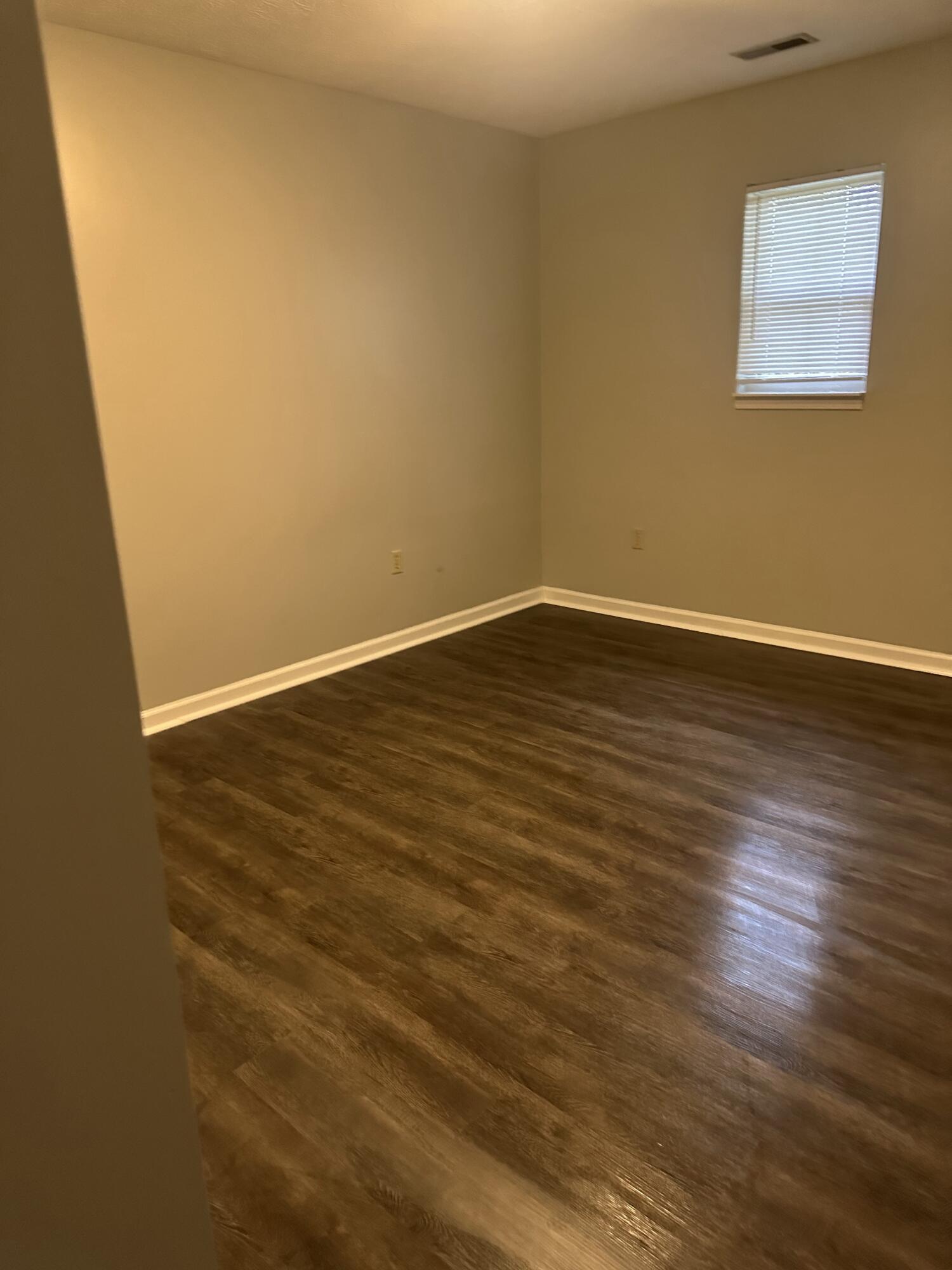 448 N Hills Road Property Photo 26