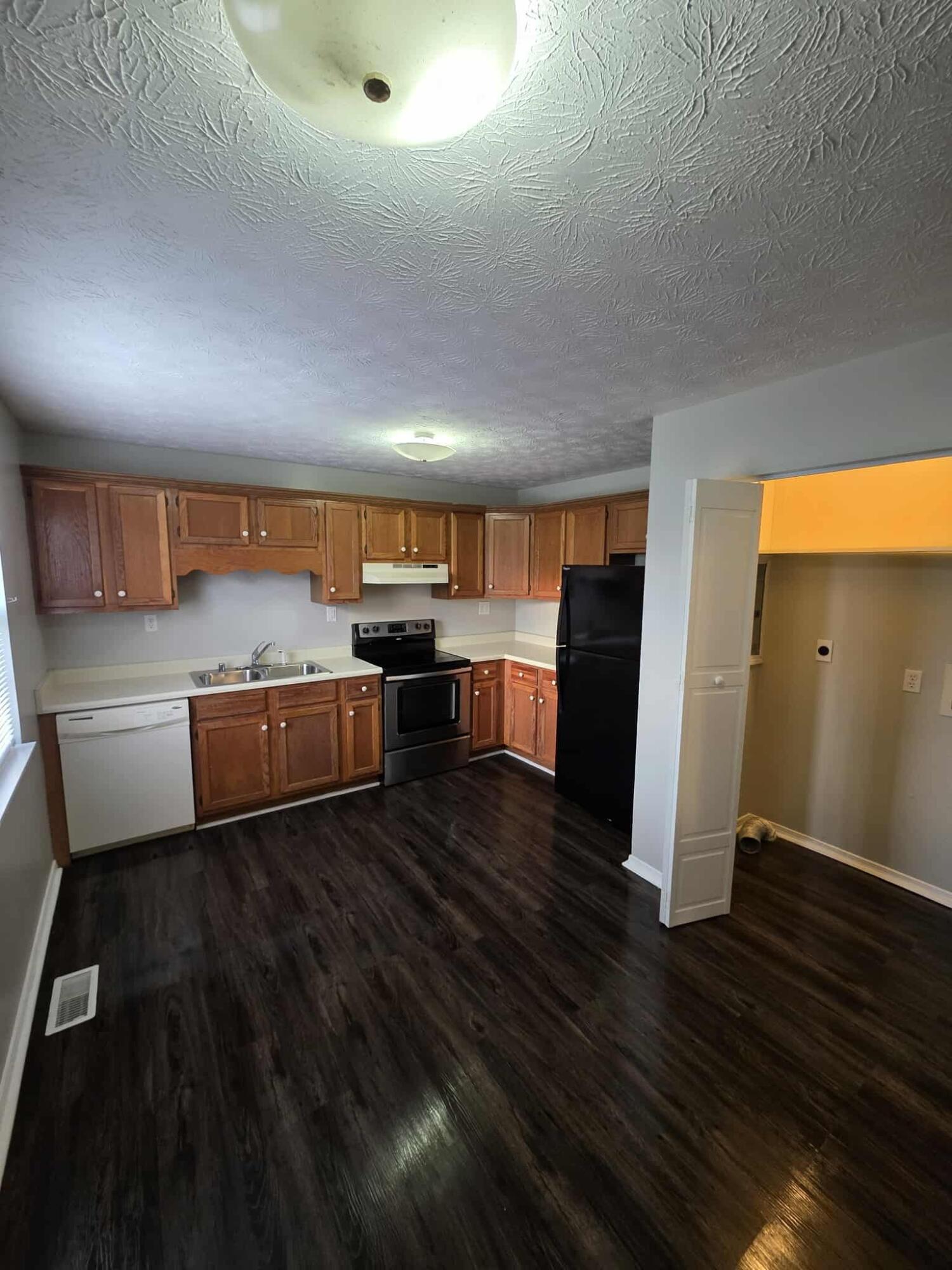 448 N Hills Road Property Photo 28