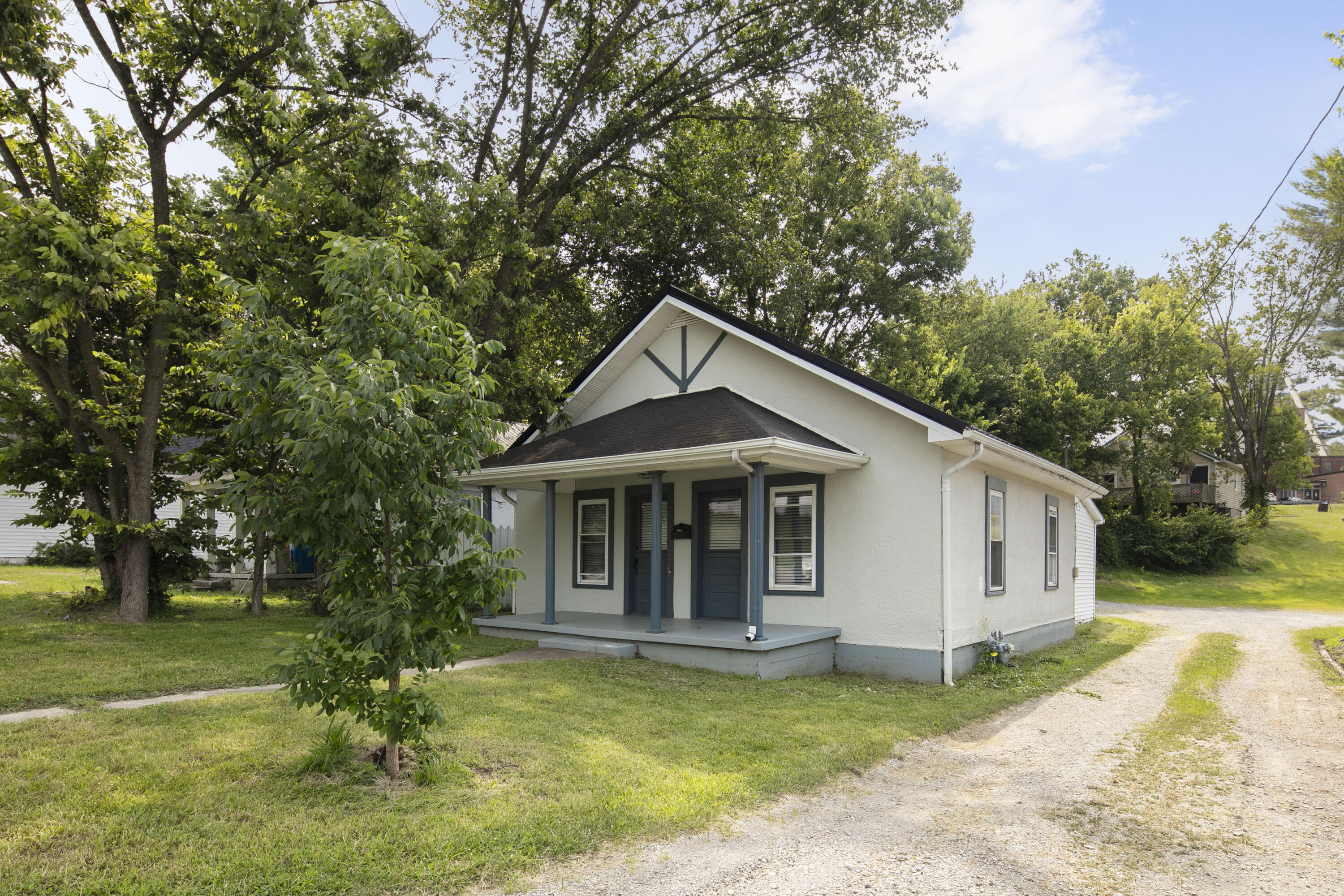 407 Perryville Street Property Photo 2