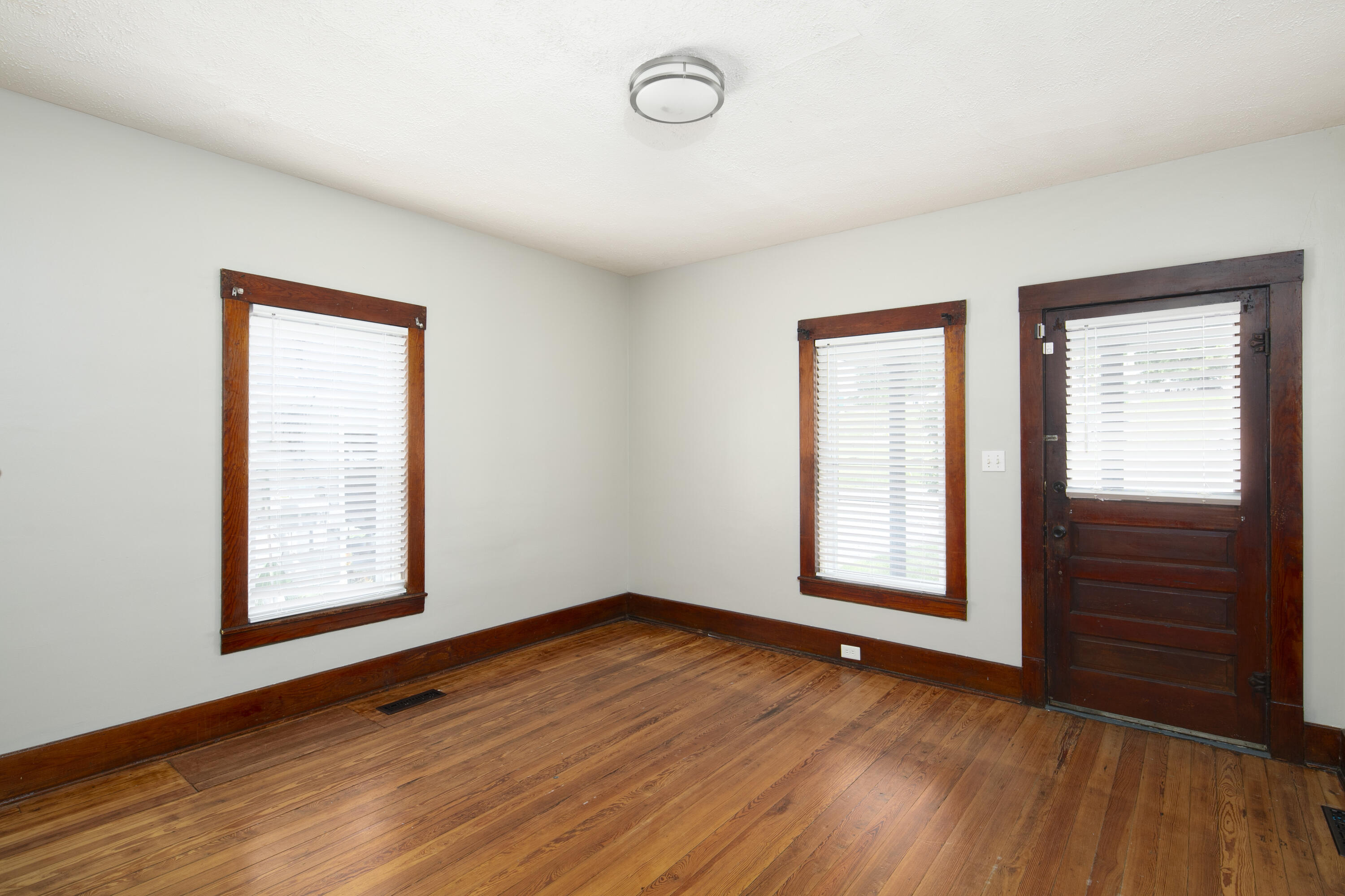 407 Perryville Street Property Photo 6