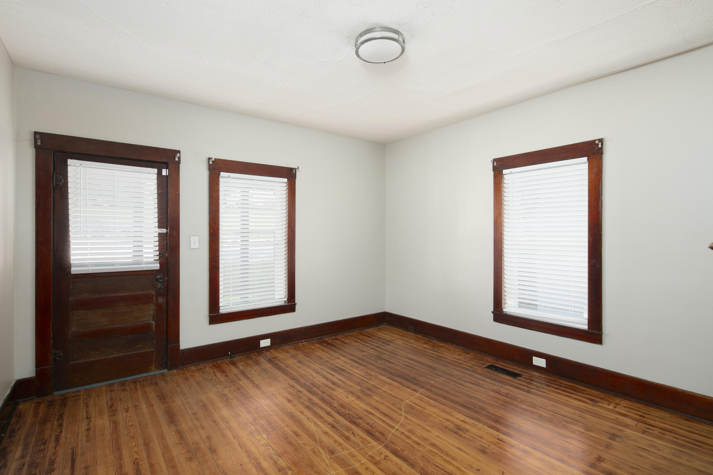 407 Perryville Street Property Photo 9