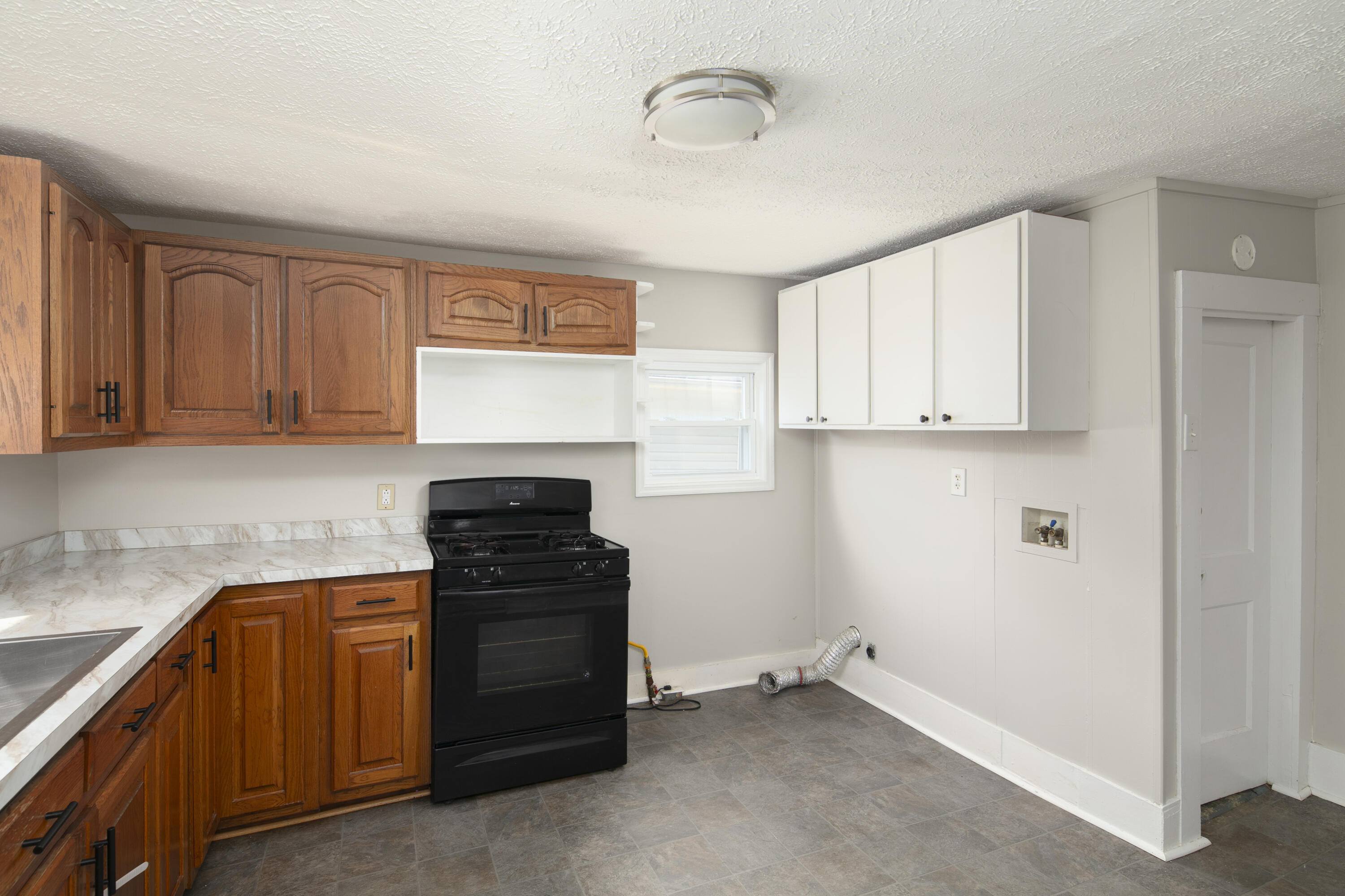 407 Perryville Street Property Photo 18