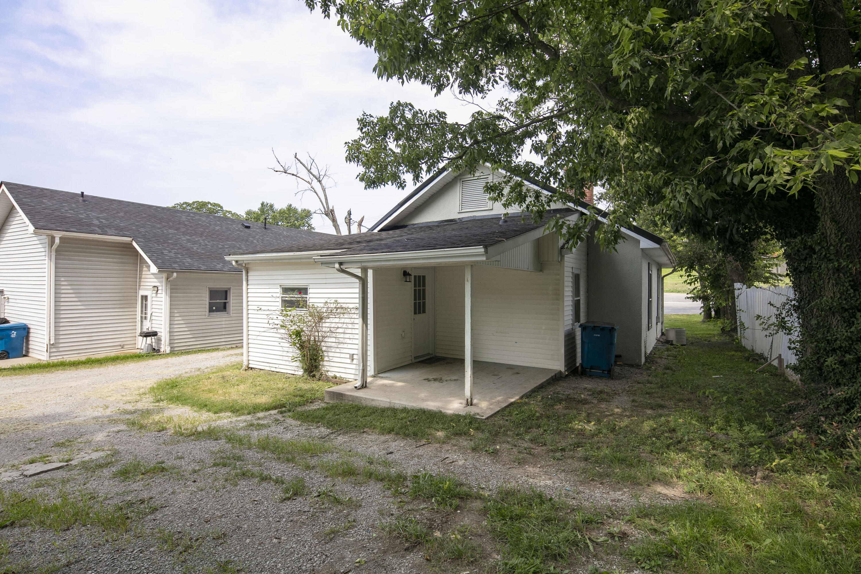 407 Perryville Street Property Photo 21