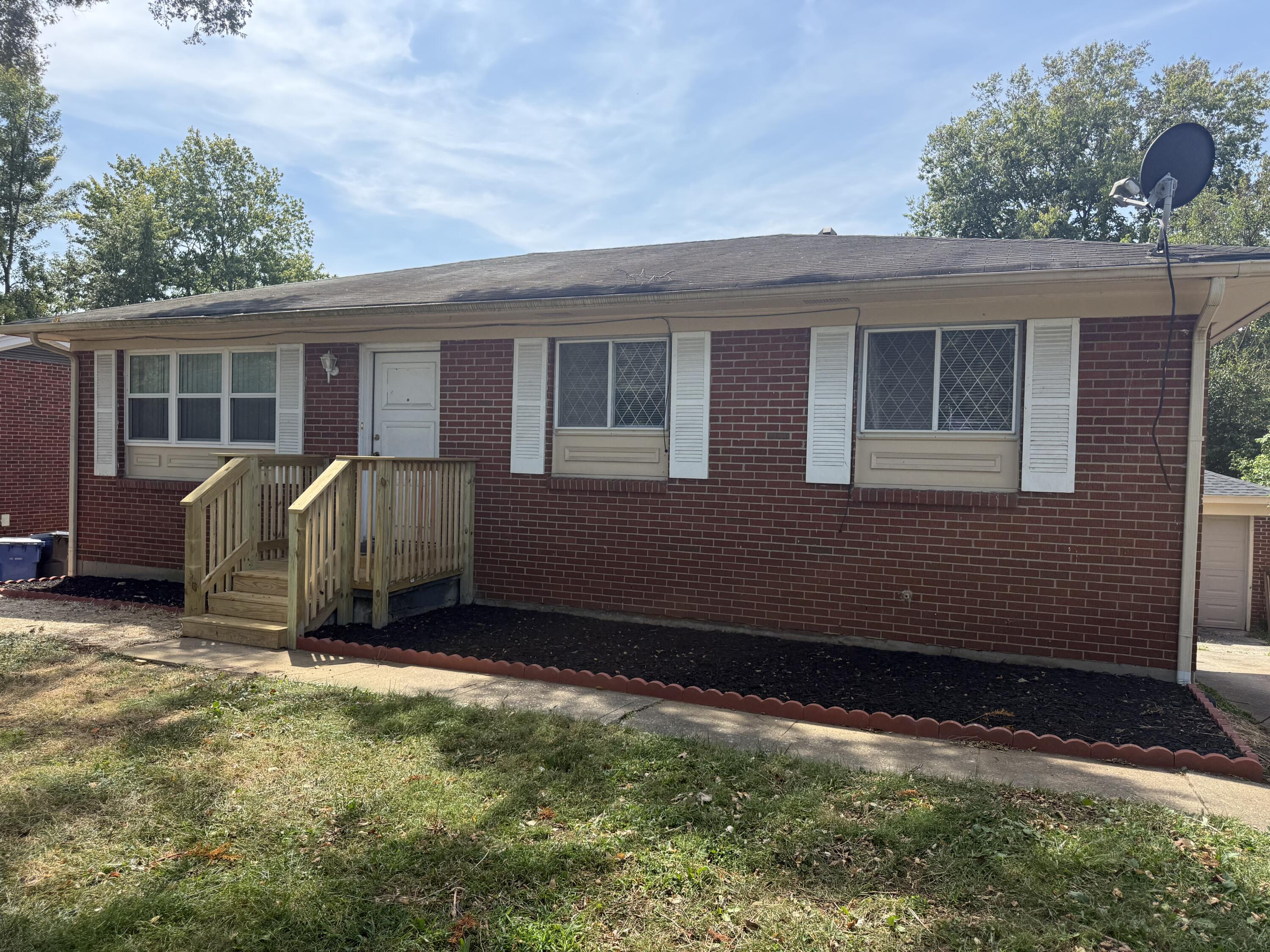 684 Kingston Road Property Photo 1
