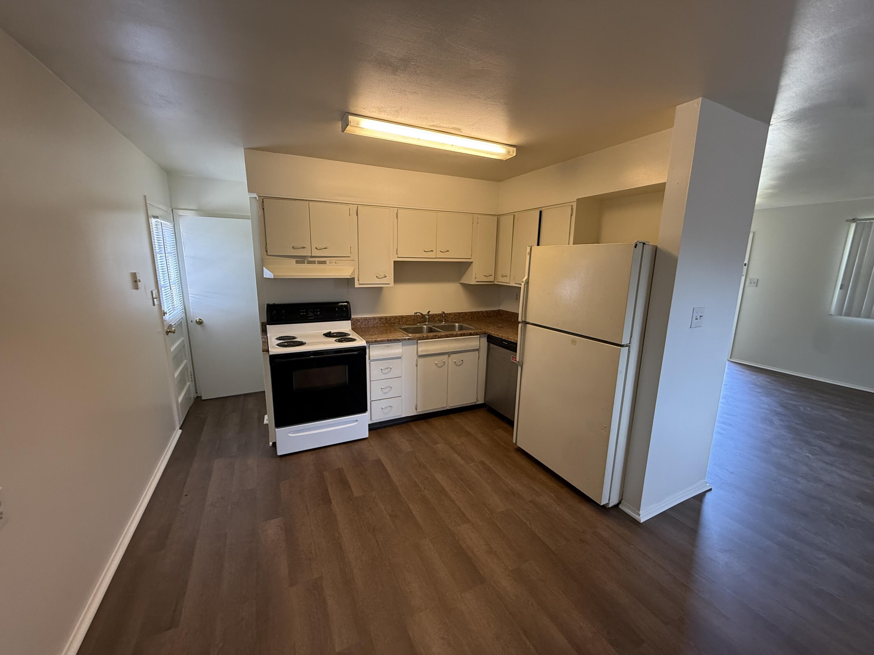 684 Kingston Road Property Photo 4