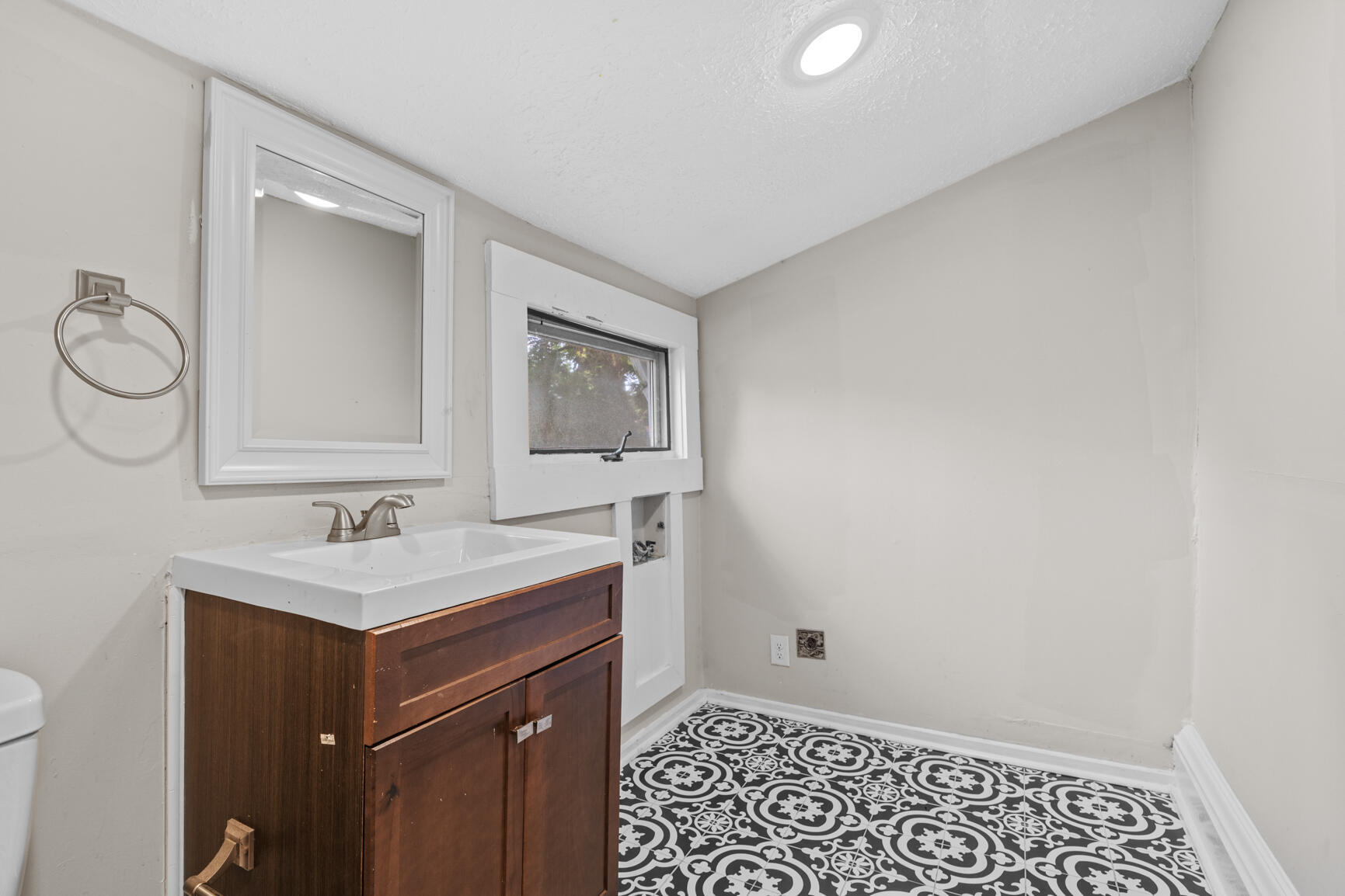 707 Woodland Avenue Property Photo 25