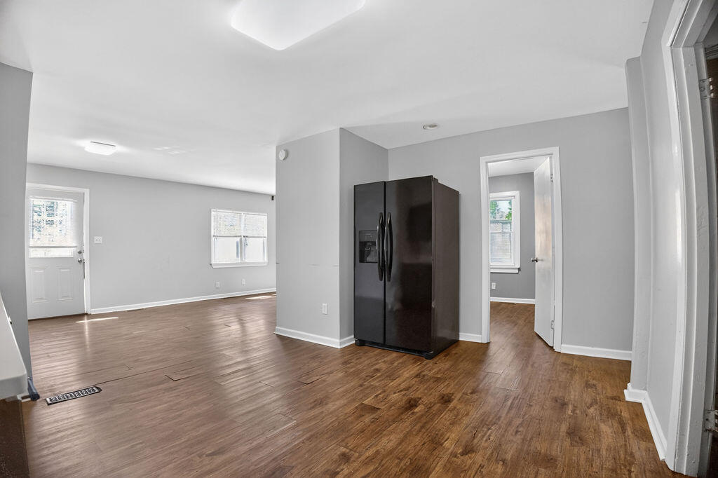 107 Berry Avenue Property Photo 12