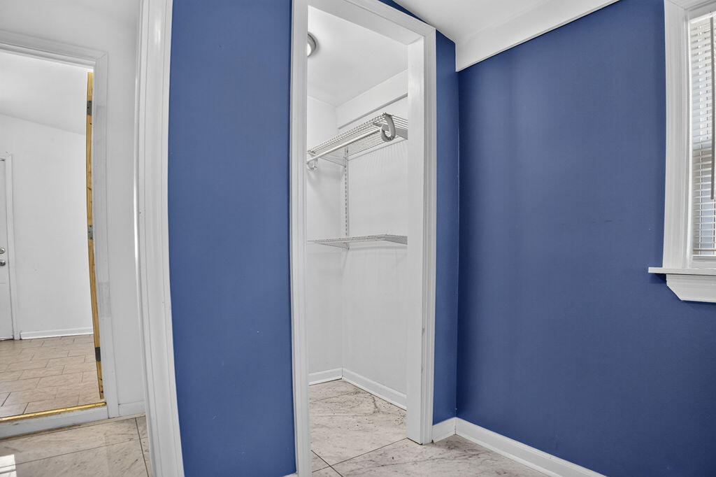 107 Berry Avenue Property Photo 17
