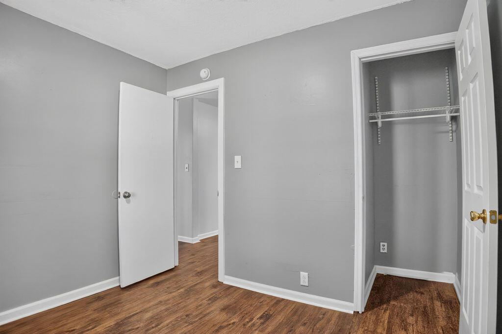 107 Berry Avenue Property Photo 27