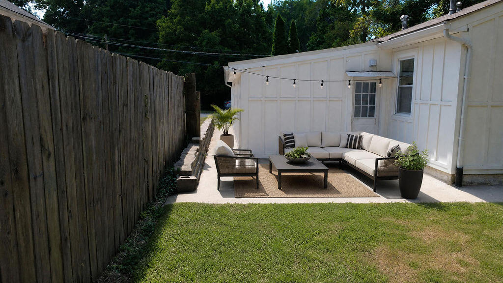 107 Berry Avenue Property Photo 32