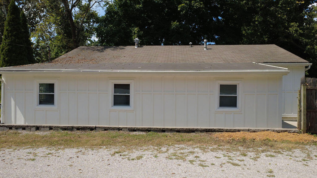 107 Berry Avenue Property Photo 33
