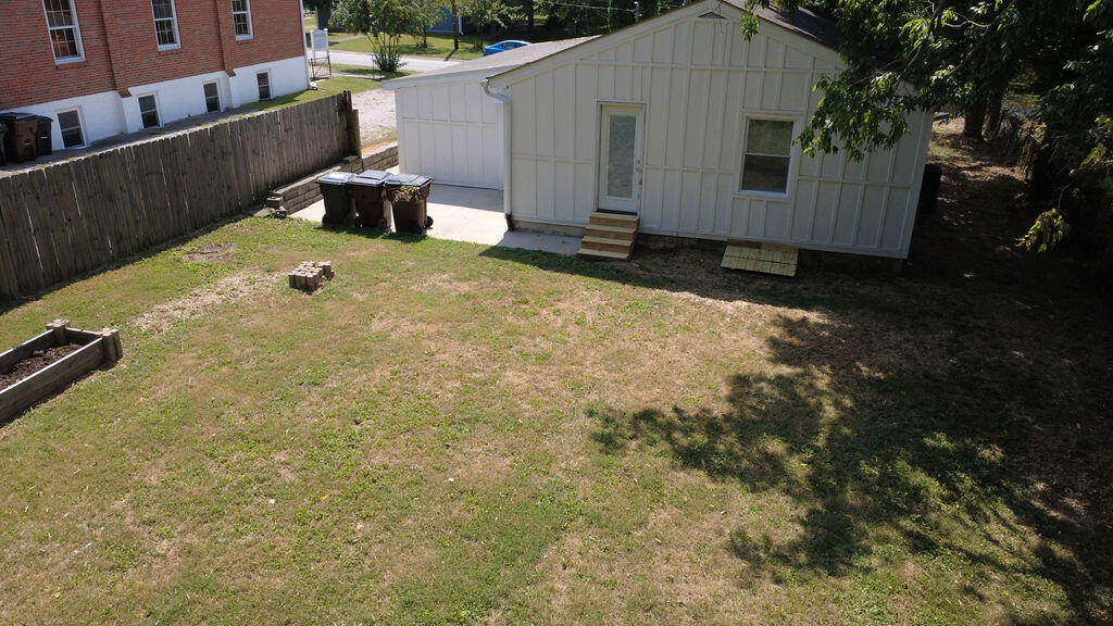 107 Berry Avenue Property Photo 34