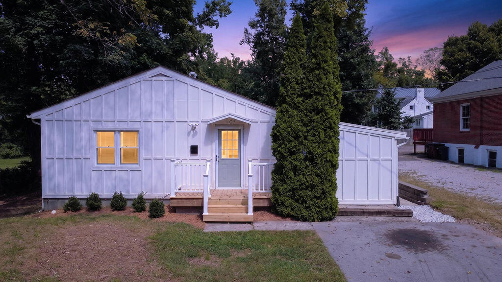 107 Berry Avenue Property Photo 37