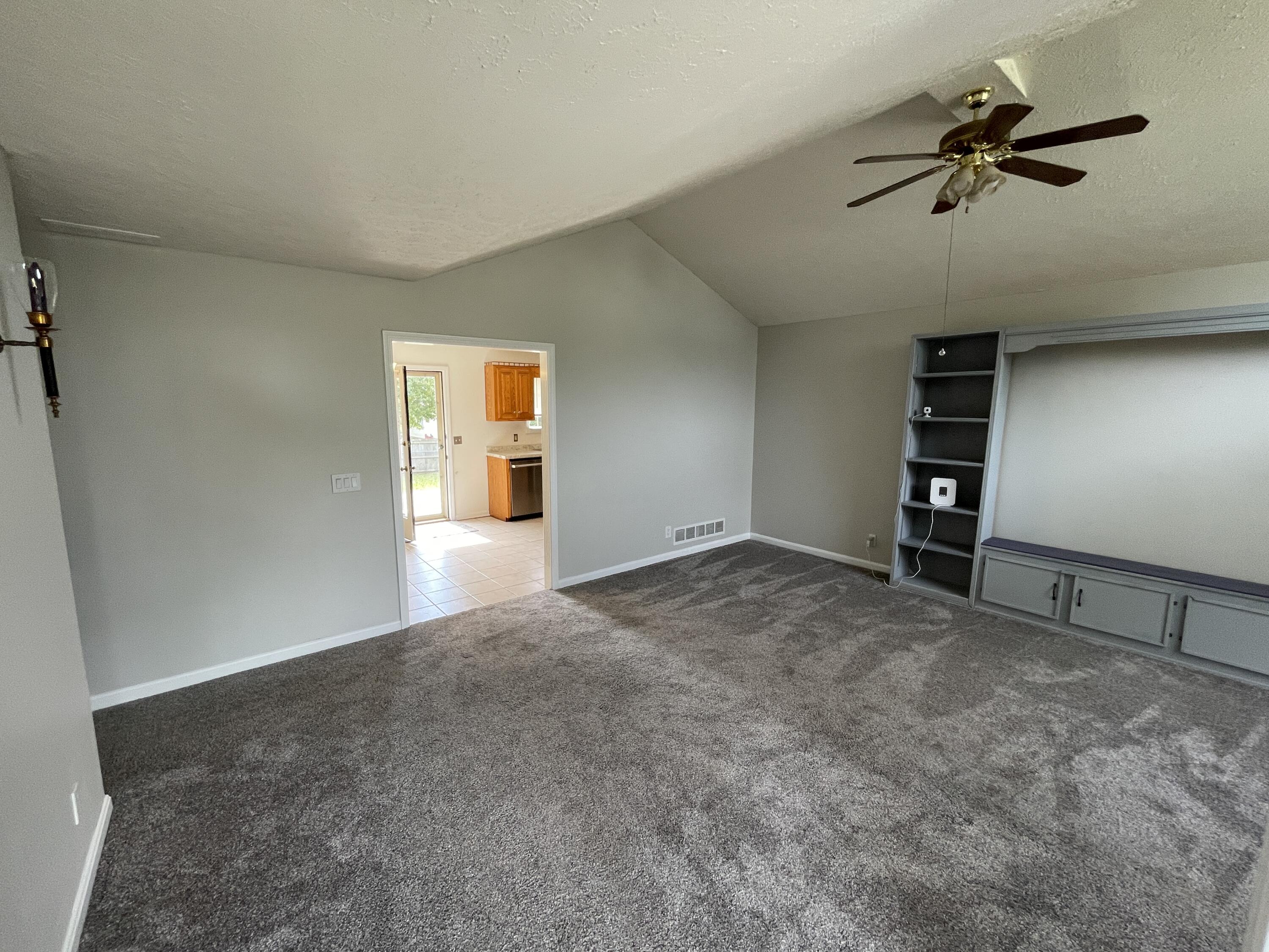 1113 Tara Way Property Photo 4